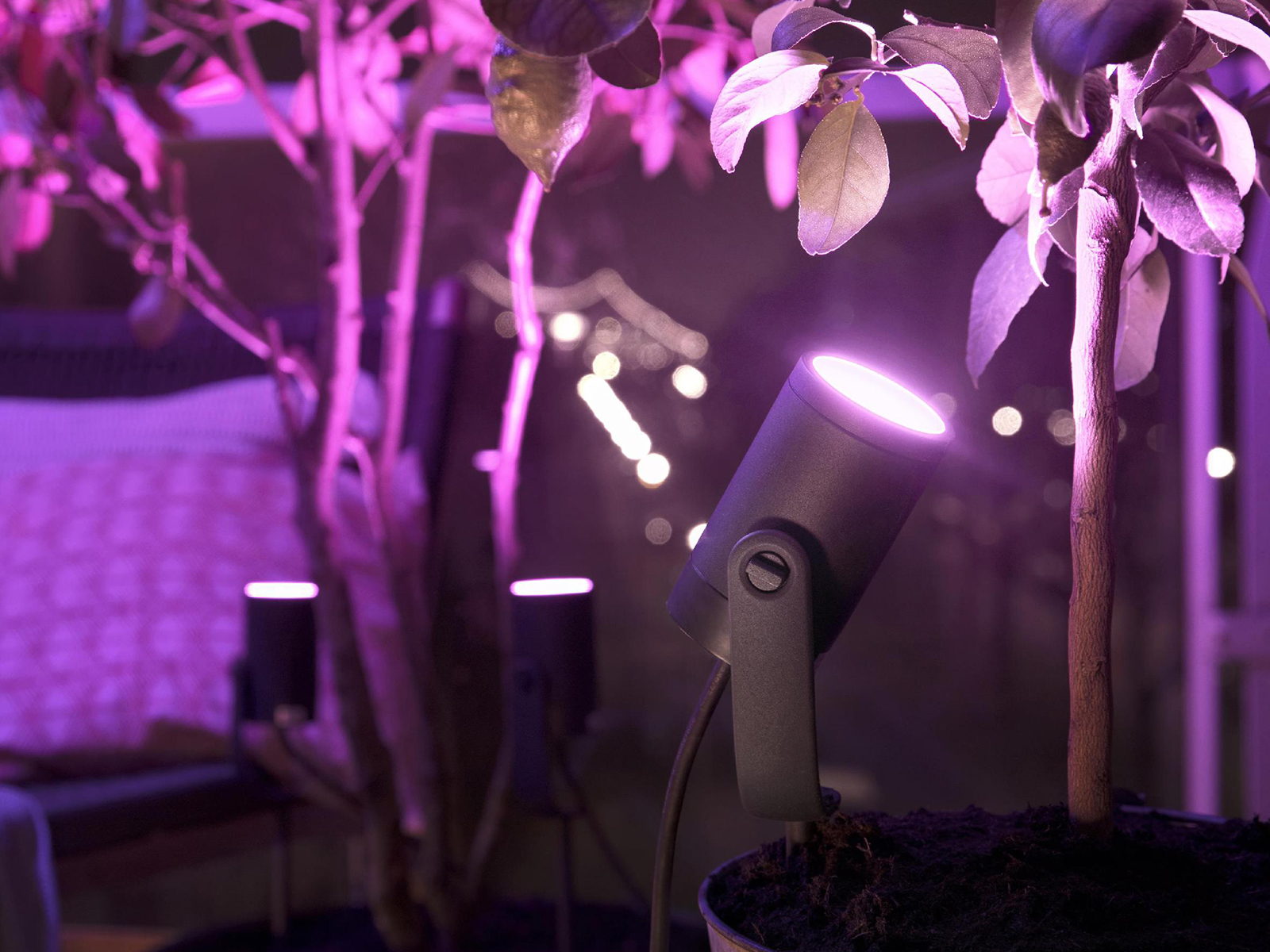 Zestaw 3x Reflektor Ogrodowy Wbijany LED 8W 590lm IP65 White and Color Ambiance RGB + TW Czarna Inteligentna SMART Zigbee Bluetooth Lily Philips HUE - druga cecha produktu