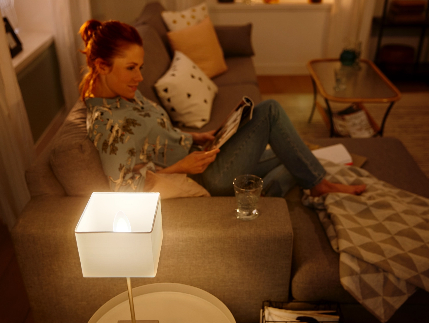 2x Żarówka LED E14 Świeczka B39 5.3W = 40W 470lm 2000-6500K CCT + RGB SMART Inteligentna Bluetooth ZigBee White and Color Ambiance Philips HUE - skład produktu