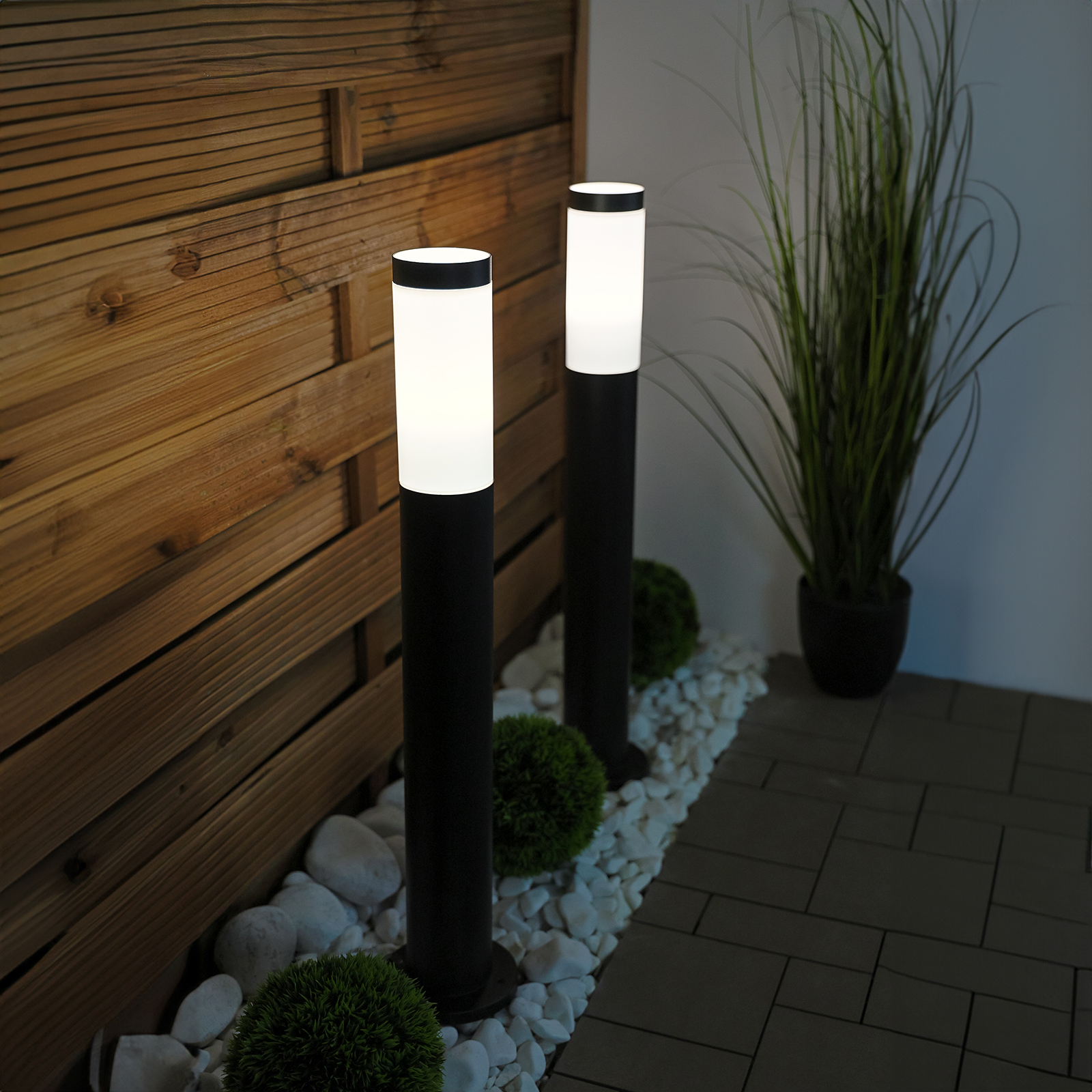 Lampa Ogrodowa Zewnętrzna E27 CZARNY SŁUPEK 65cm Lilium LUMILED - aranżacja
