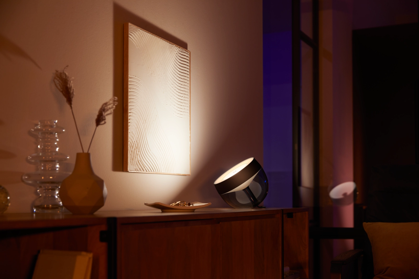 Lampka Biurkowa LED Nocna 8.2W 570lm IP20 White and Color Ambiance RGB + TW Czarna Inteligentna SMART Zigbee Bluetooth Iris Philips HUE - obszar zastosowań