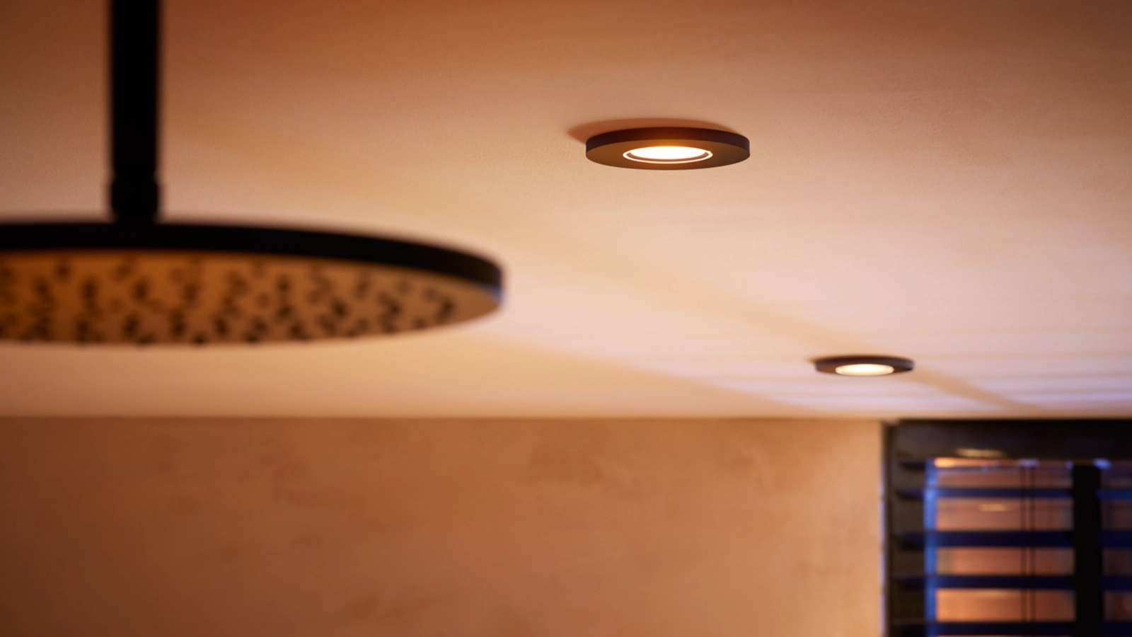 Oprawa Podtynkowa Wpuszczana LED Hermetyczna IP44 Łazienkowa 4.2W 400lm IP44 White and Color Ambiance RGB + TW Czarna Inteligentna SMART Zigbee Bluetooth Xamento Philips HUE - czwarta cecha produktu