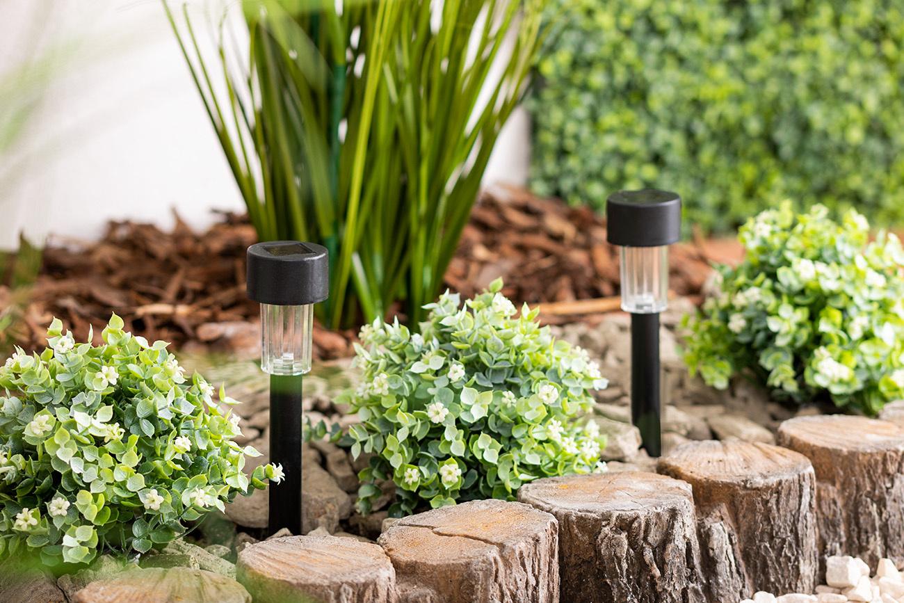 Lampa Ogrodowa LED Solarna Zewnętrzna Wbijana Czarna 6500K PALIS LUMILED - pierwsza cecha produktu