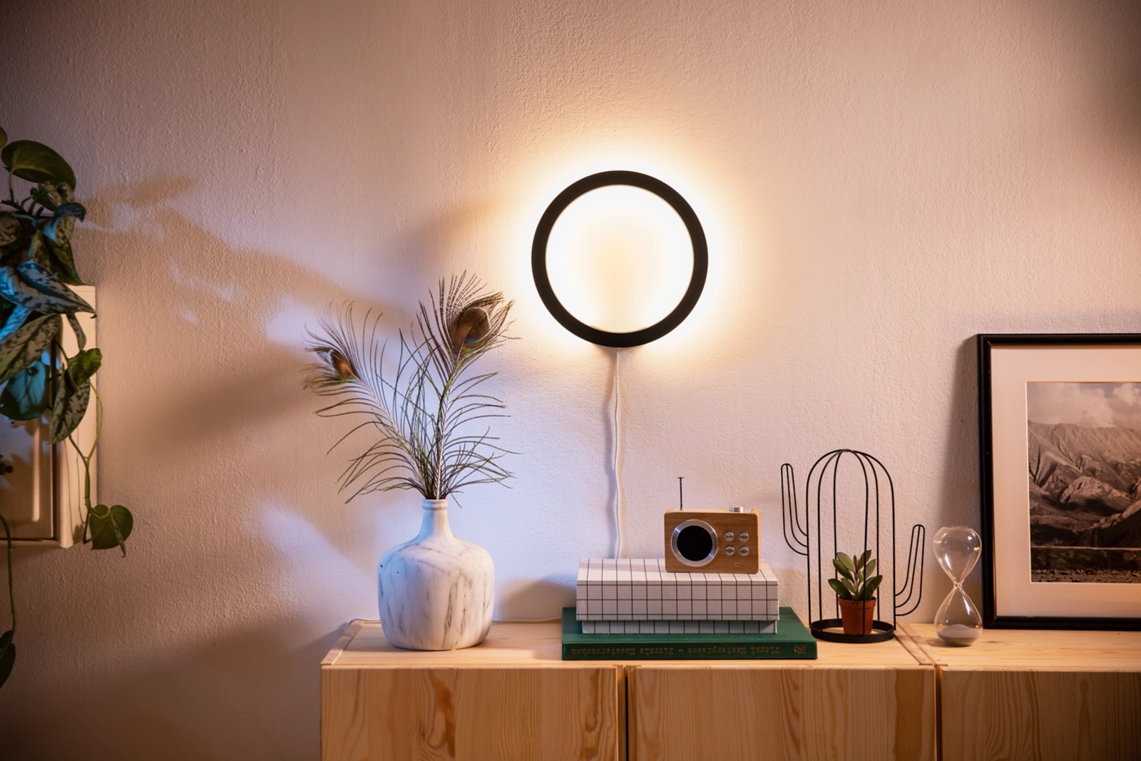 Lampa Ścienna Kinkiet LED 20W 1400lm IP20 White and Color Ambiance RGB + TW Czarna Inteligentna SMART Zigbee Bluetooth Sana Philips HUE - obszar zastosowań