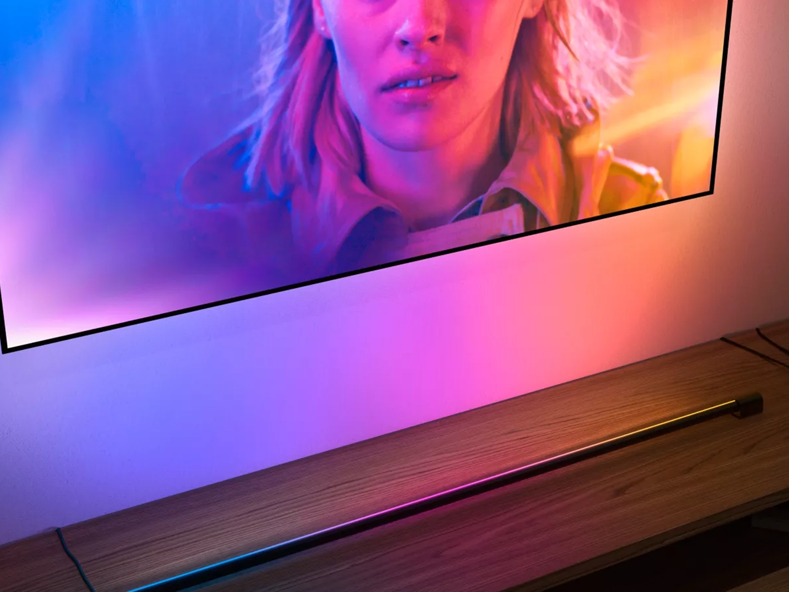 Lampa Liniowa LED Light Bar TUBA 140cm Gradient 20W 1800lm IP20 White and Color Ambiance RGB + TW Czarna Inteligentna SMART Zigbee Bluetooth Play Tube Philips HUE - trzecia cecha produktu
