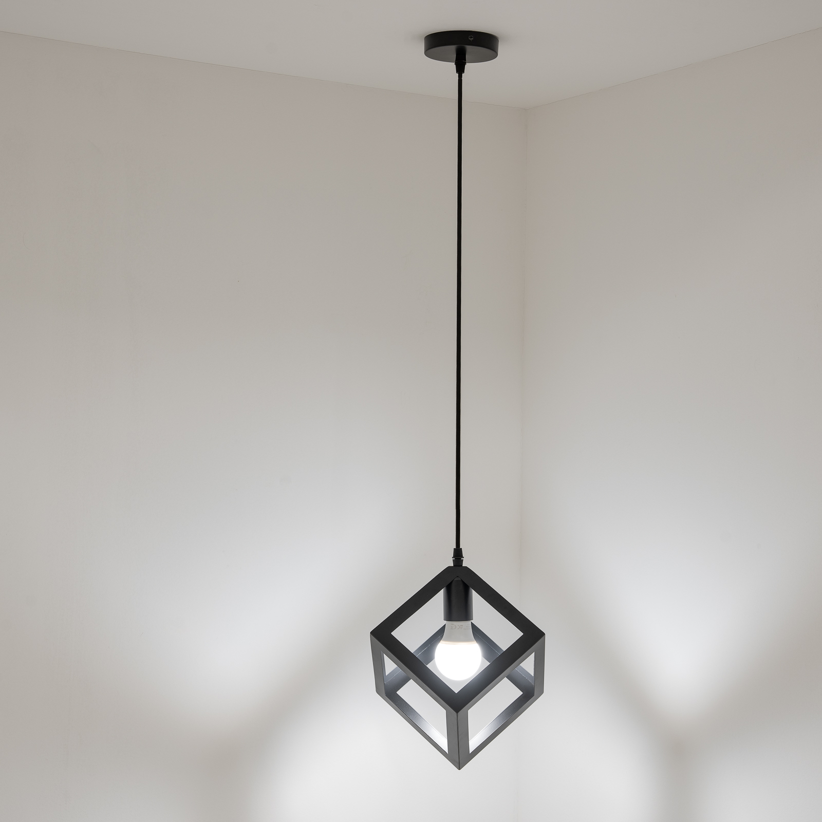 Lampa Wisząca Sufitowa Geometryczna Kwadrat Zwis LED E27 TALUS Czarna LUMILED - druga cecha produktu