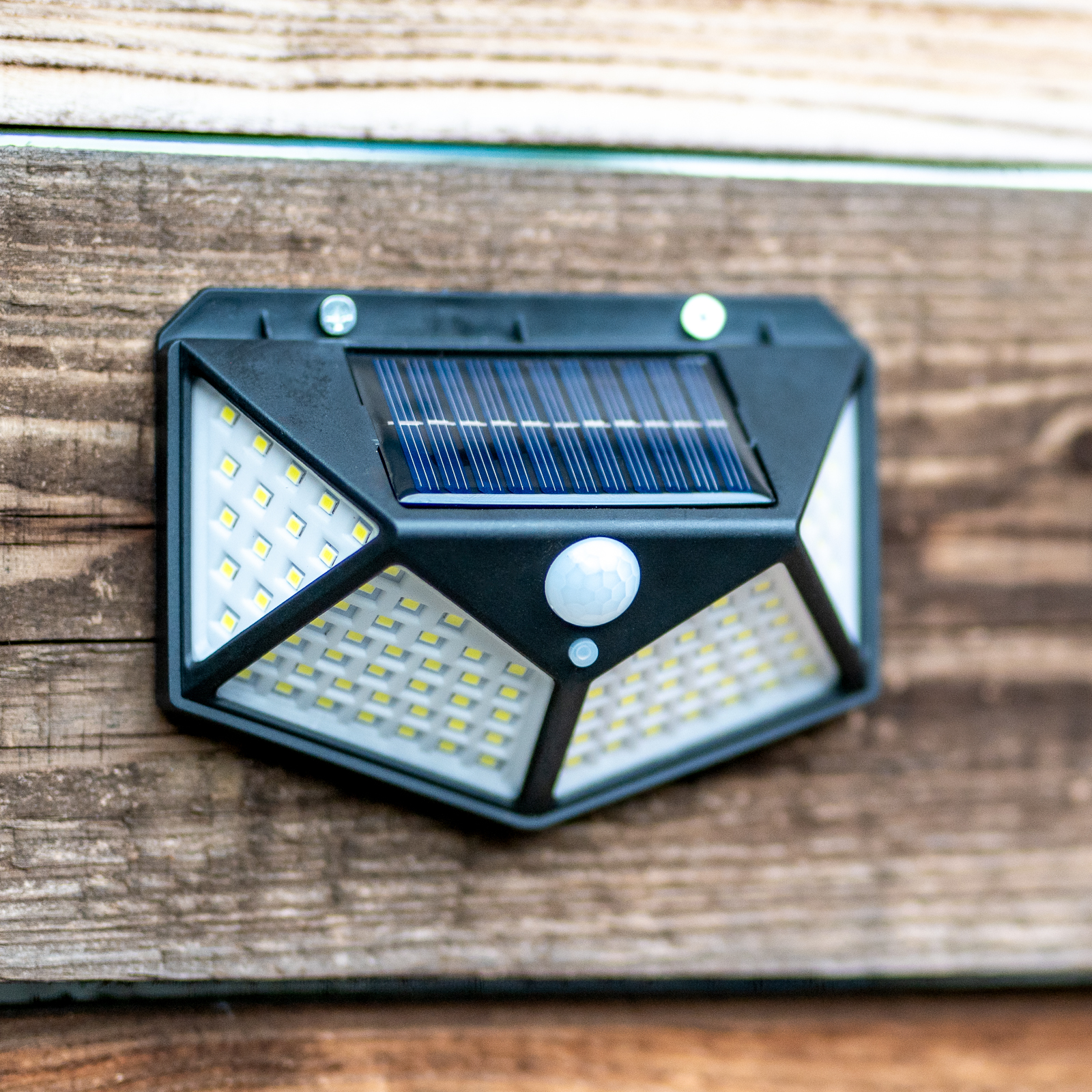 Naświetlacz Solarny LED Halogen Lampa Ogrodowa 6500K IP44 Czujnik Ruchu i Zmierzchu VERIS LUMILED - aranżacja