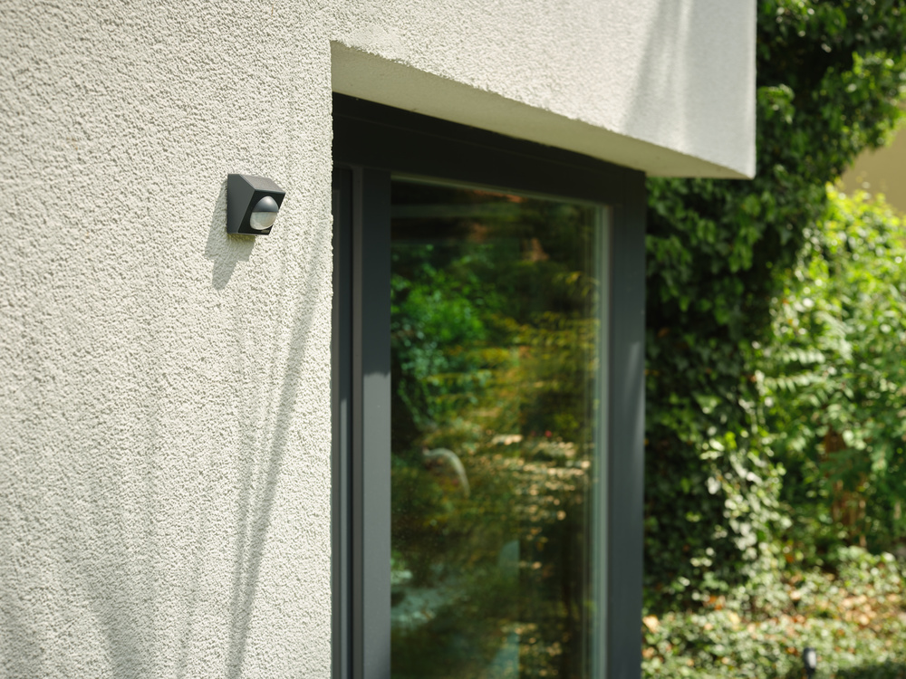 Czujnik Ruchu Zewnętrzny Solarny Bezprzewodowy 120° IP65 USB-C Szary SMART WiFi 2.4GHz Osram - obszar zastosowań
