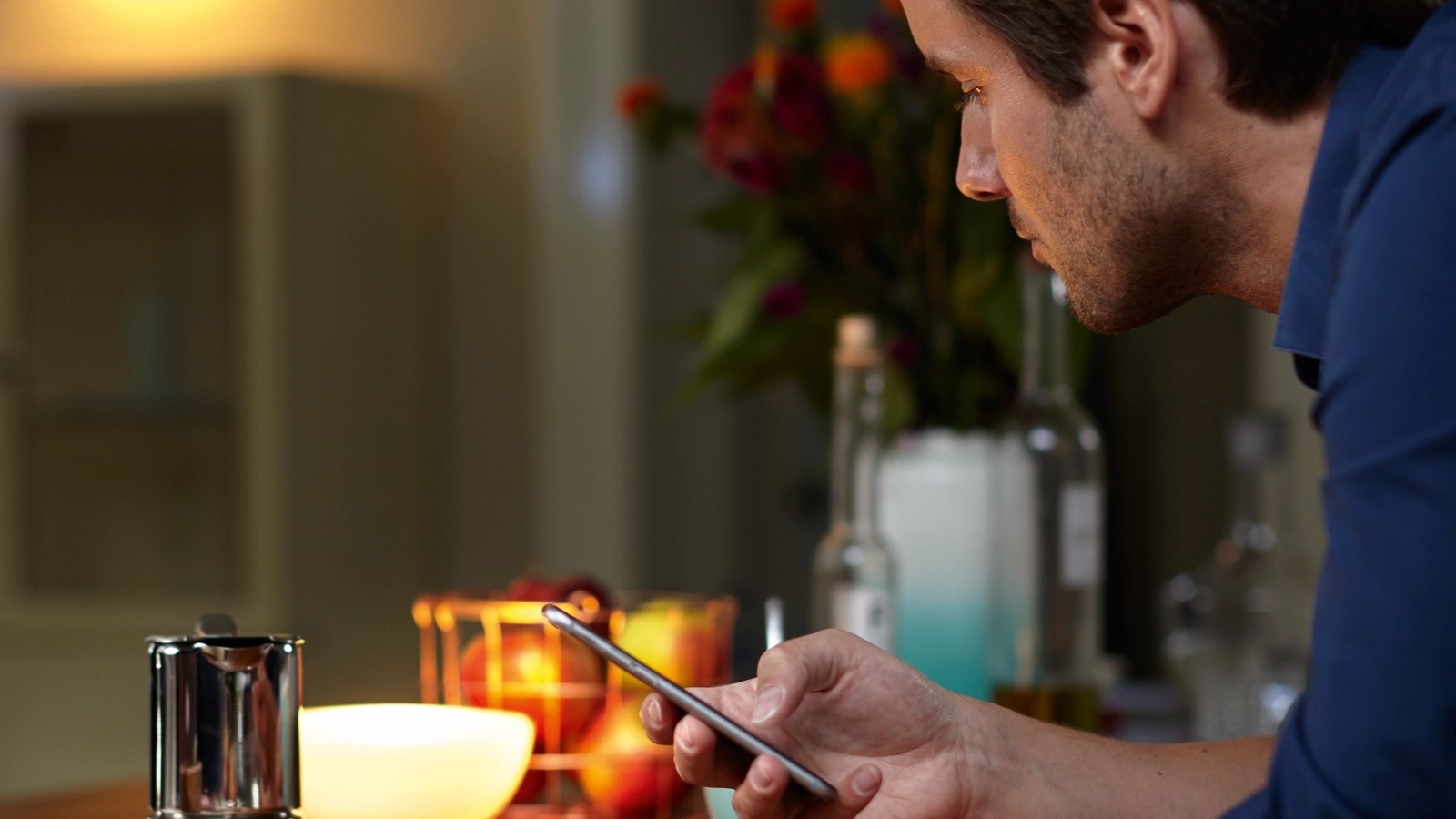 Lampa Stołowa Biurkowa LED 6.2W 530lm White and Color Ambiance RGB + TW Biała 35cm Inteligentna SMART Zigbee Bluetooth Go Table Philips HUE - czwarta cecha produktu