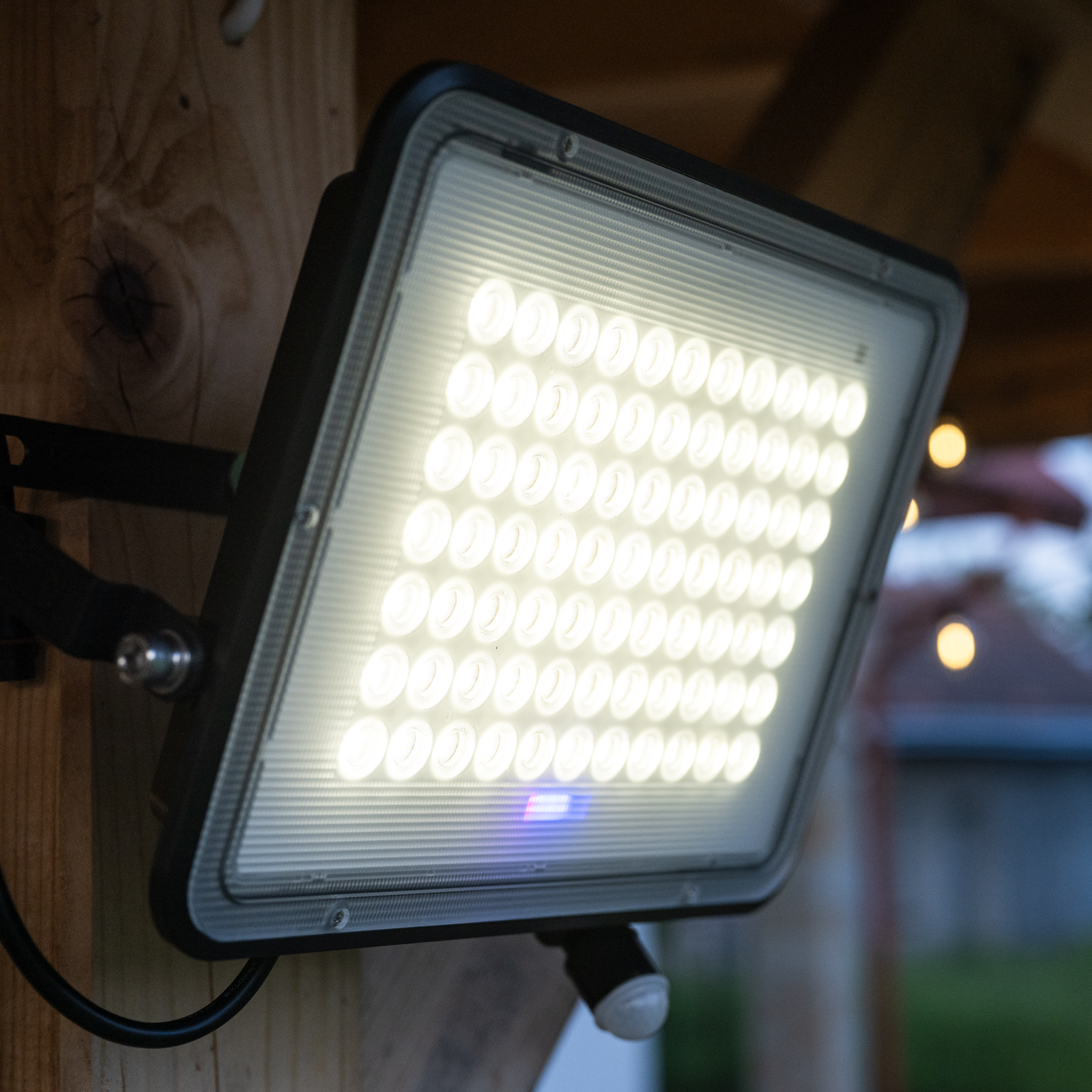 Naświetlacz Solarny LED Halogen 200W Lampa Ogrodowa 4000K IP65 Czujnik Ruchu PIR + Pilot FULGOR LUMILED - trzecia cecha produktu