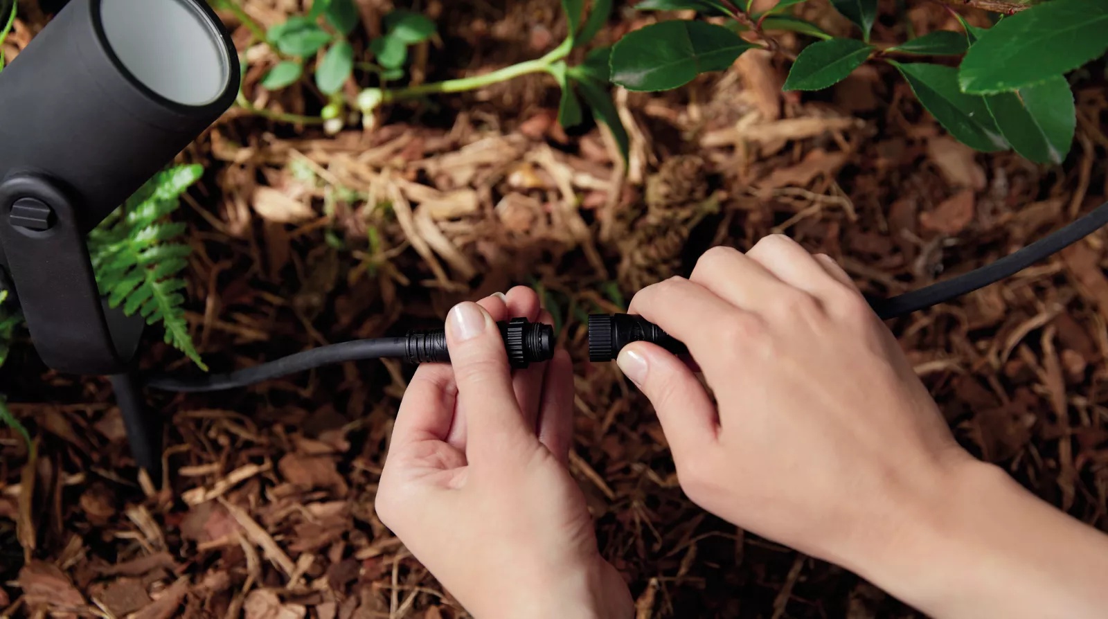 Kabel Przedłużający 2.5m Zewnętrzny ze Złączką typ T IP67 Czarny Outdoor LowVolt Accessory Philips HUE - obszar zastosowań