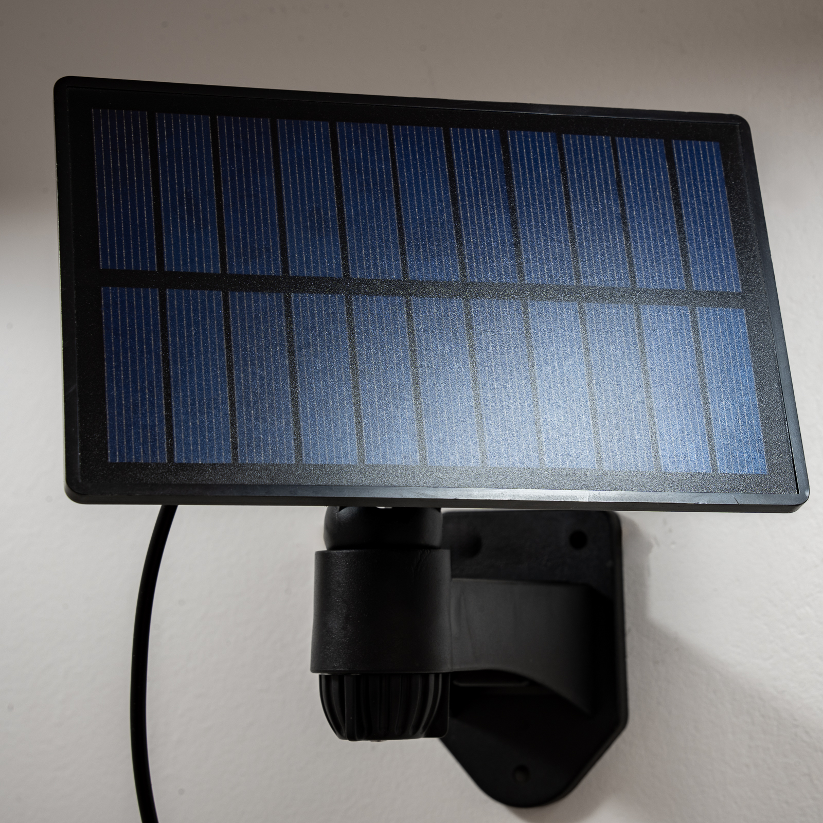 Lampa Solarna LED Zewnętrzna Ogrodowa 4000K IP44 + Pilot HELIA LUMILED - pierwsza cecha produktu