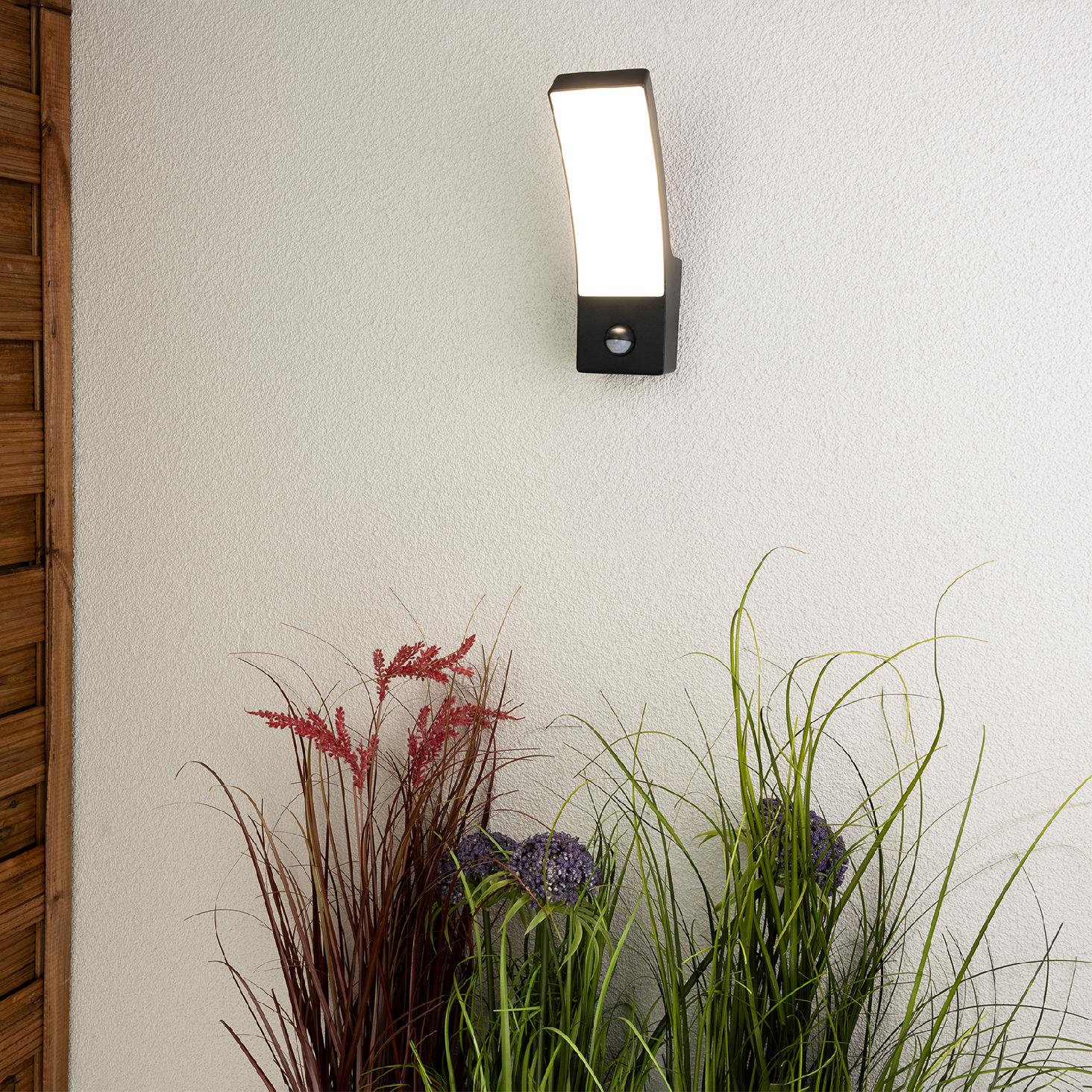 Lampa Elewacyjna LED Zewnętrzna Ścienna Czarna Kinkiet Ogrodowy 10W 4000K IP44 Czujnik Ruchu LOGIA LUMILED - aranżacja