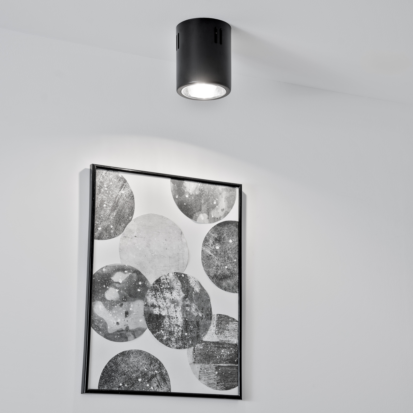 Oprawa Sufitowa Natynkowa Stała Okrągła APUS 10 Spot TUBA Czarna E27 - aranżacja