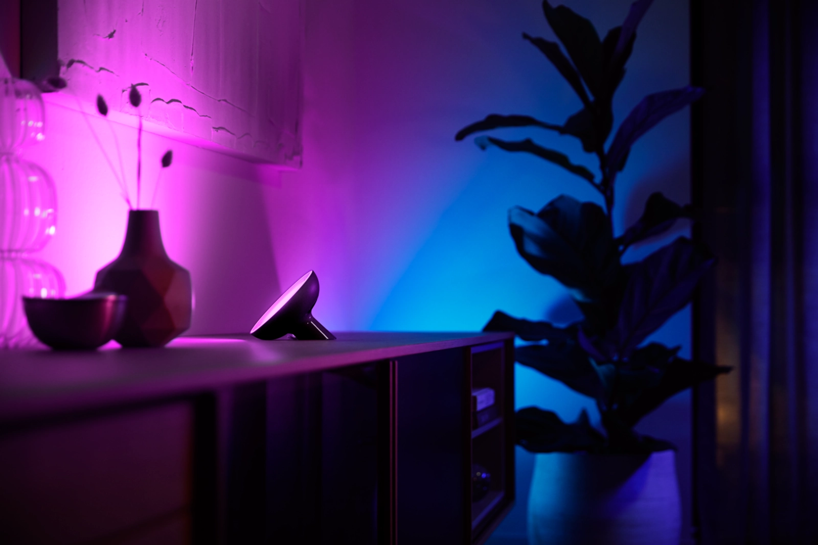 Lampka Biurkowa LED Nocna 7.3W 500lm IP20 White and Color Ambiance RGB + TW Czarna Inteligentna SMART Zigbee Bluetooth Bloom Philips HUE - druga cecha produktu