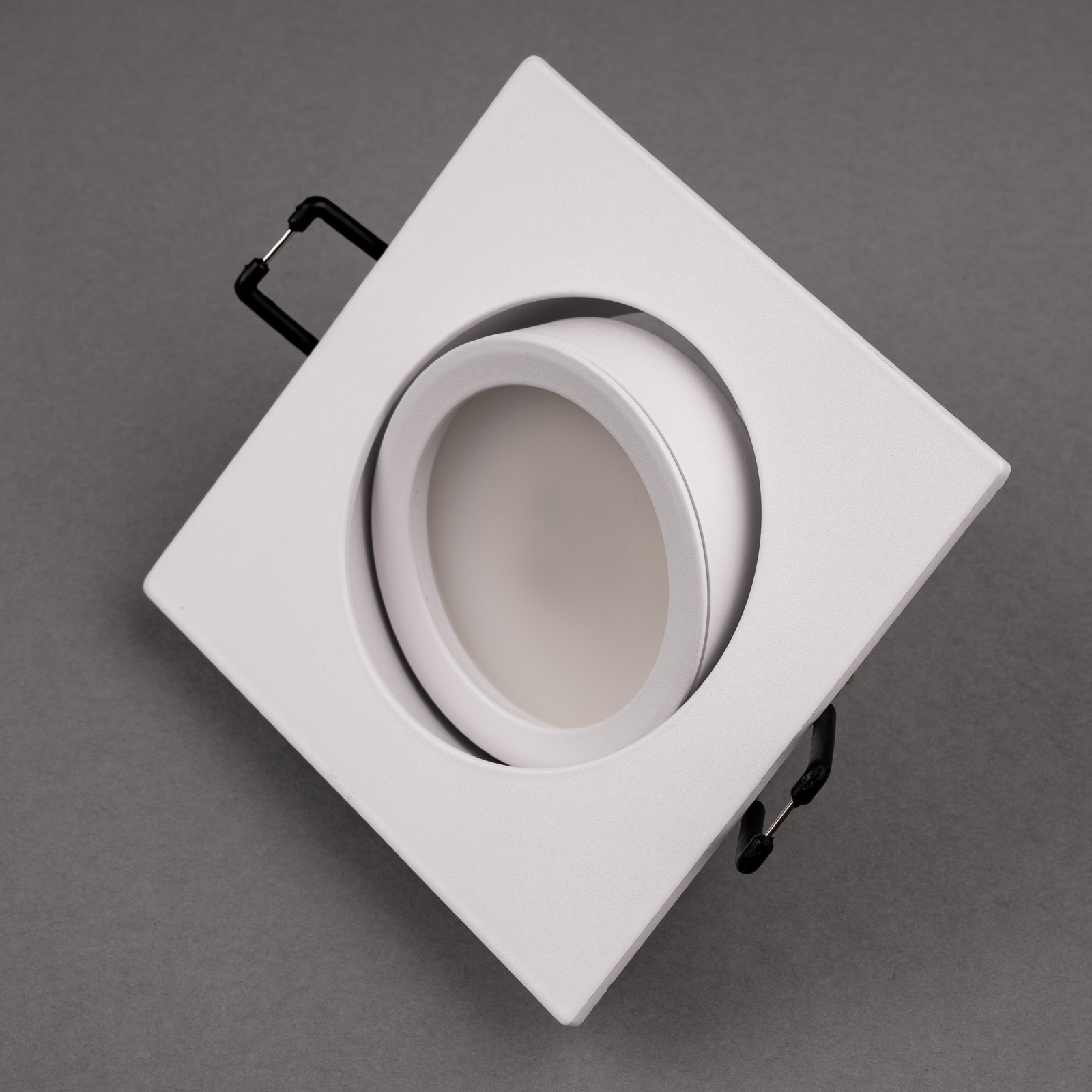 Oprawa Halogenowa Podtynkowa Lampa Sufitowa Kwadrat Ruchoma GU10 MR16 Biała TRIAM LUMILED - pierwsza cecha produktu