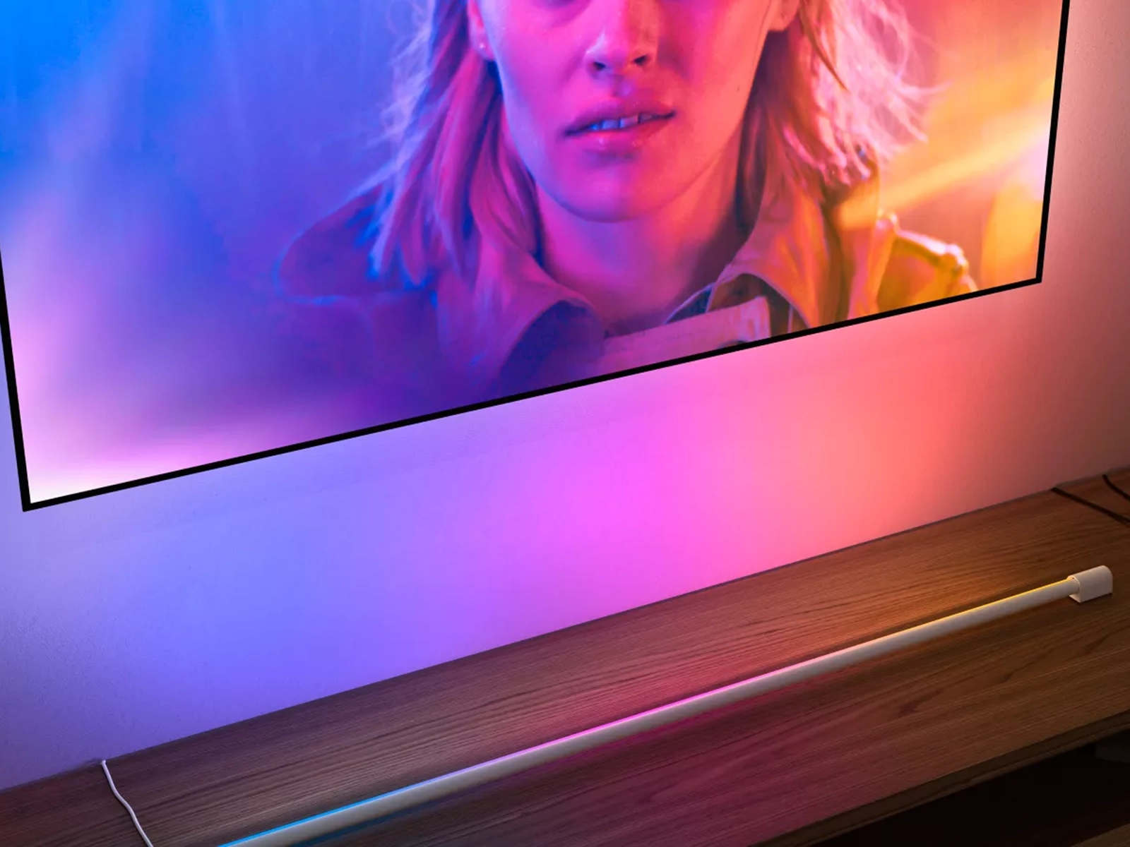 Lampa Liniowa LED Light Bar TUBA 140cm Gradient 20W 1800lm IP20 White and Color Ambiance RGB + TW Biała Inteligentna SMART Zigbee Bluetooth Play Tube Philips HUE - trzecia cecha produktu