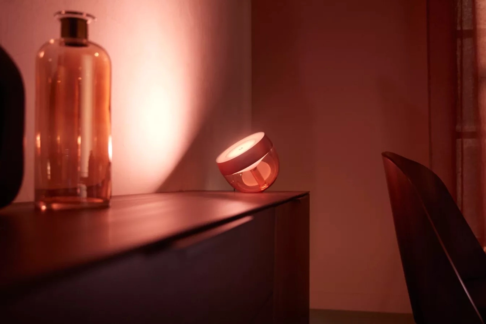 Lampka Biurkowa LED Nocna 8.2W 570lm IP20 White and Color Ambiance RGB + TW Miedziana Inteligentna SMART Zigbee Bluetooth Iris Philips HUE - trzecia cecha produktu