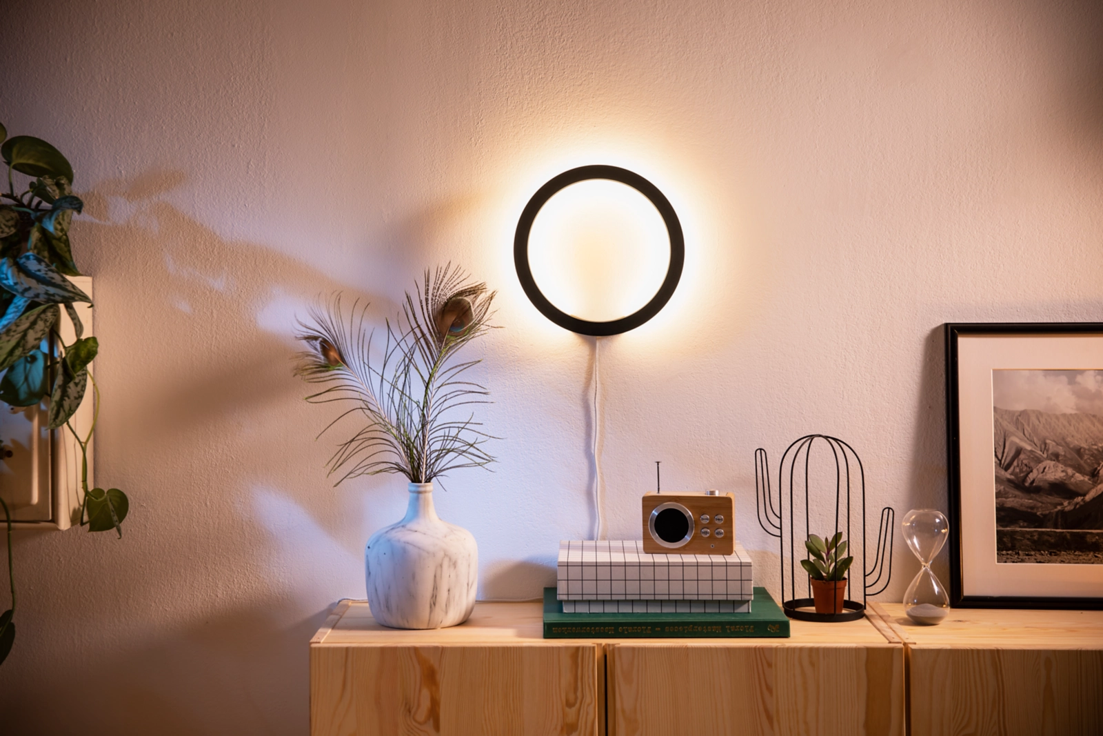 Lampa Ścienna Kinkiet LED 20W 1400lm IP20 White and Color Ambiance RGB + TW Czarna Inteligentna SMART Zigbee Bluetooth Sana Philips HUE - obszar zastosowań