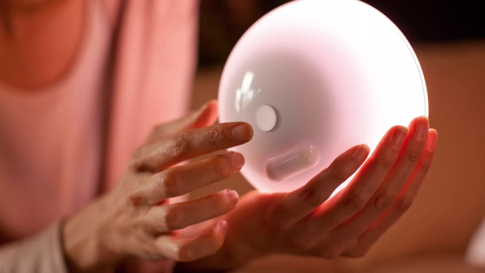 Lampka Biurkowa LED Nocna 6.2W 530lm IP20 White and Color Ambiance RGB + TW Biała Inteligentna SMART Zigbee Bluetooth Go v2 Philips HUE - pierwsza cecha produktu