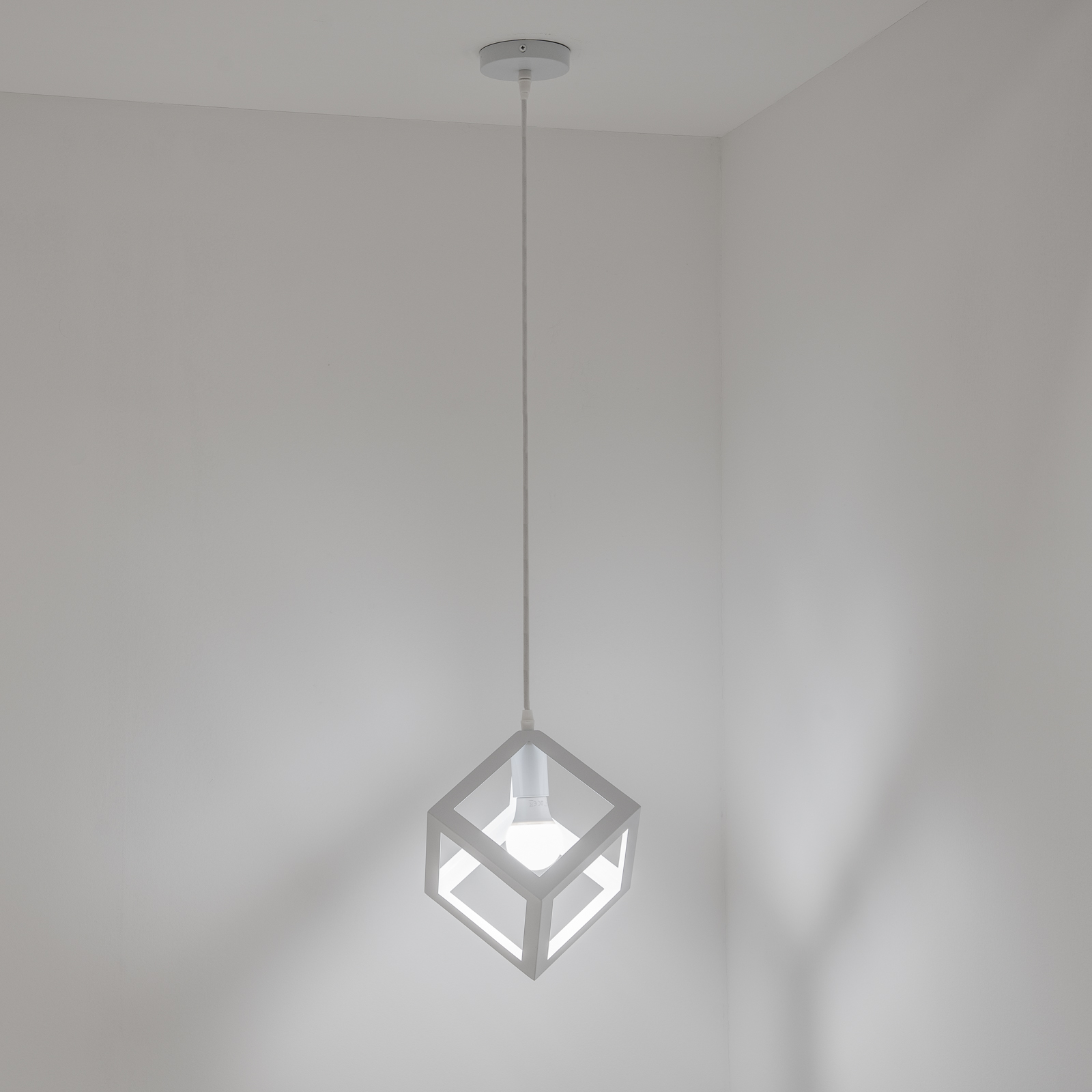 Lampa Wisząca Sufitowa Geometryczna Kwadrat Zwis LED E27 TALUS Biała LUMILED - druga cecha produktu
