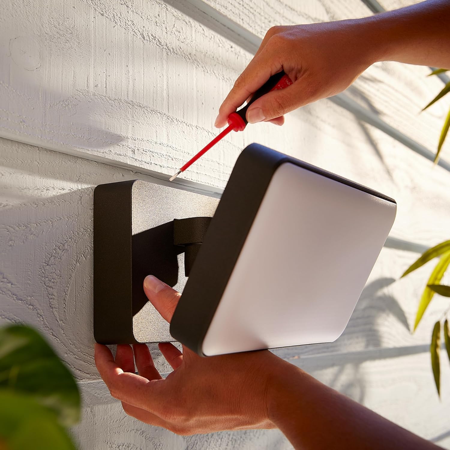 Naświetlacz LED Lampa Reflektor 20.5W 2600lm IP44 2700K Ciepła White Czarna Inteligentna SMART Zigbee Bluetooth Welcome Philips HUE - druga cecha produktu