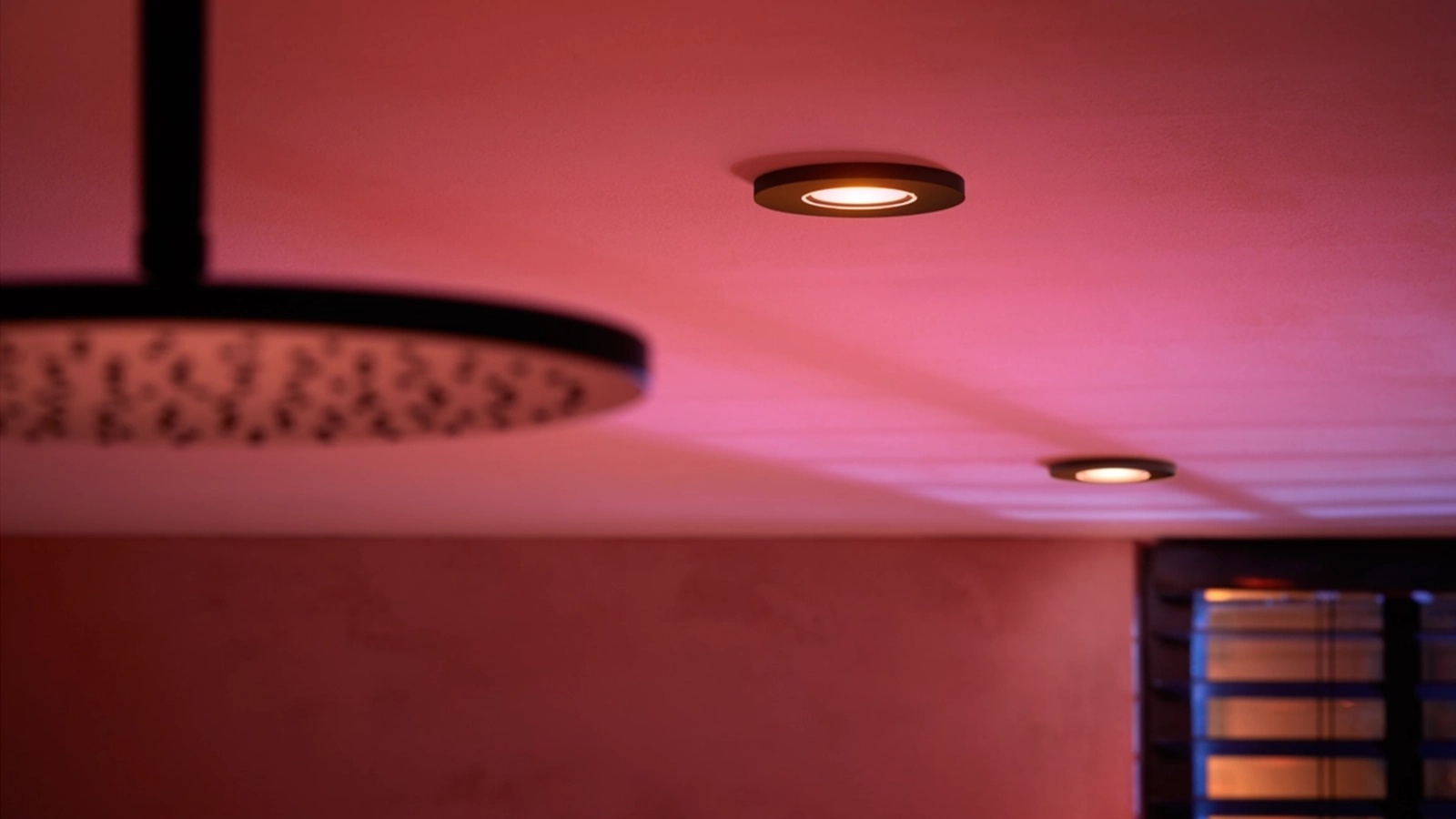 Oprawa Podtynkowa Wpuszczana LED Hermetyczna IP44 Łazienkowa 4.2W 400lm IP44 White and Color Ambiance RGB + TW Czarna Inteligentna SMART Zigbee Bluetooth Xamento Philips HUE - obszar zastosowań