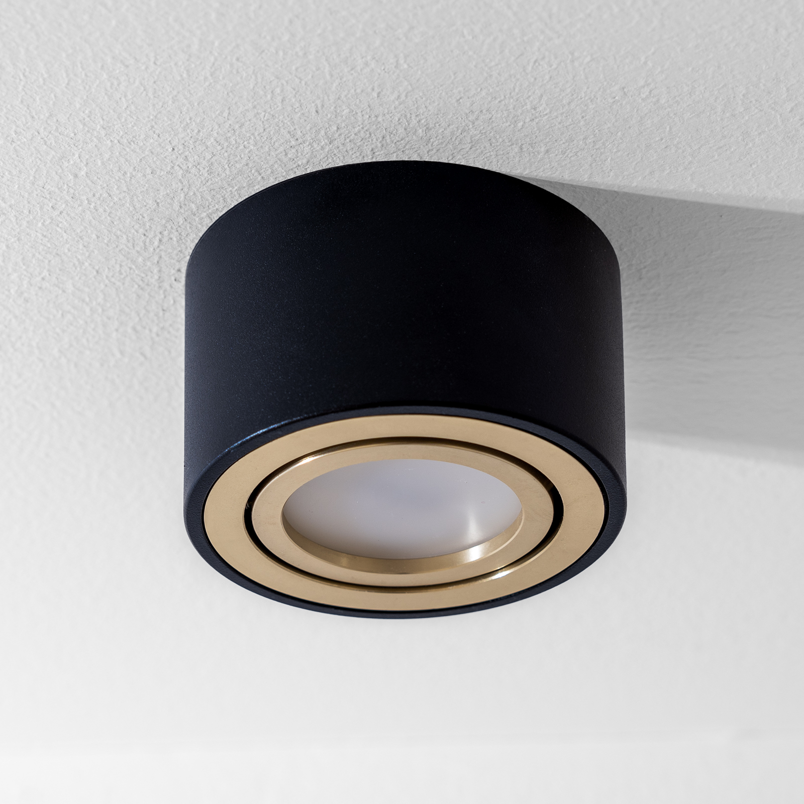 Oprawa Natynkowa HALOGENOWA Spot Tuba Ruchoma Okrągła Czarno-Złota 50mm AMAT-S LUMILED - pierwsza cecha produktu