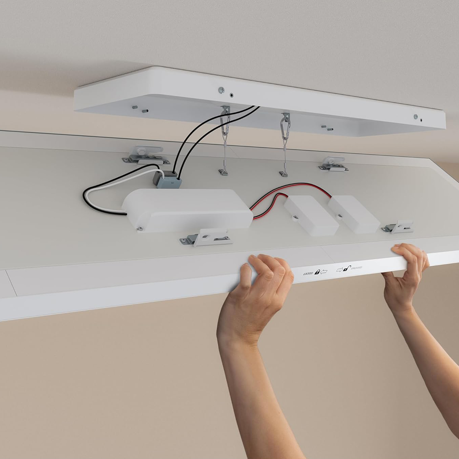 Panel LED Lampa Sufitowa Natynkowa 120x30 cm 67W 4800lm IP20 White and Color Ambiance RGB + TW Biała Inteligentna SMART Zigbee Bluetooth Datura Philips HUE - czwarta cecha produktu