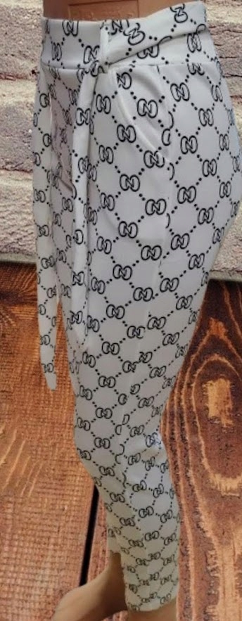 SPODNIE ELASTYCZNE Z KIESZENIAMI ozdobnym PASKIEM jasne z wzorkiem S/M