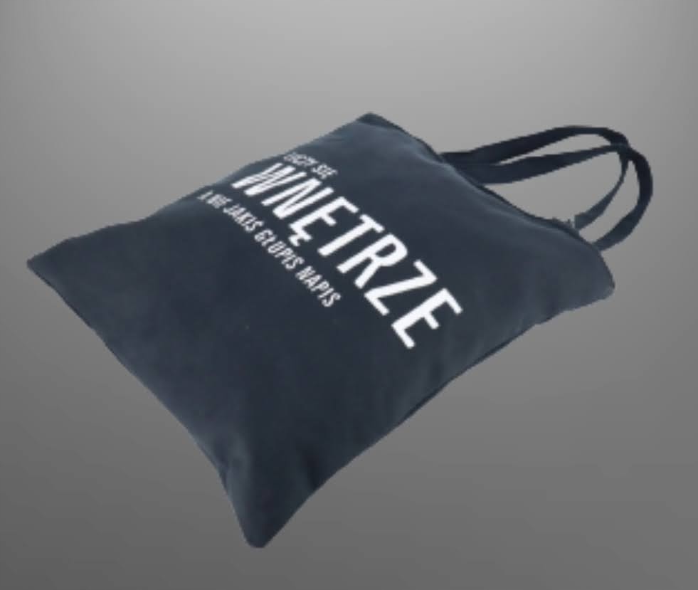 TORBA torebka z napisem ,,LICZY SIĘ WNĘTRZE A NIE JAKIŚ ... '' czarna