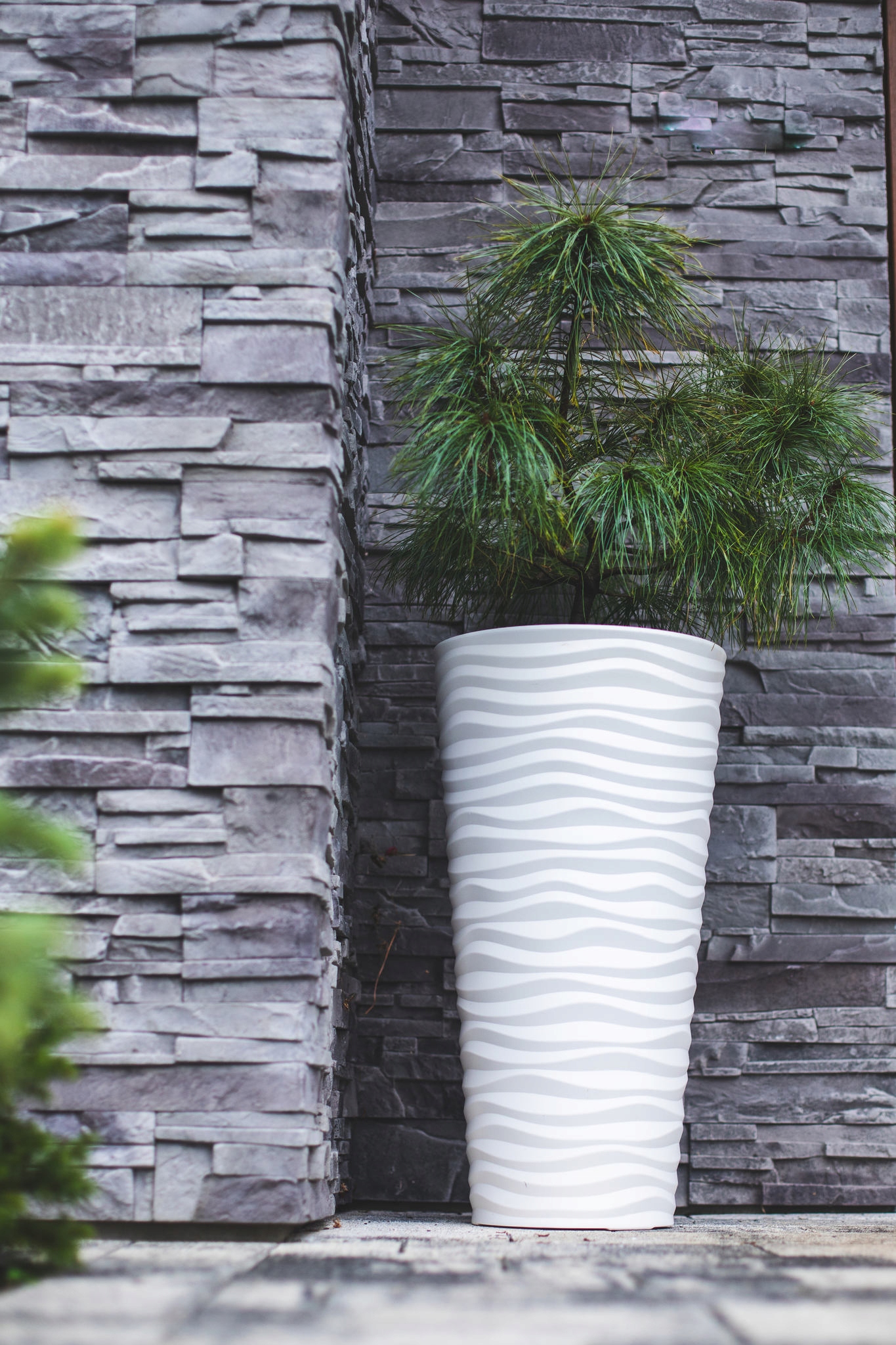 Doniczka okrągła Sahara Dunes Slim 40 | Czarny — 4