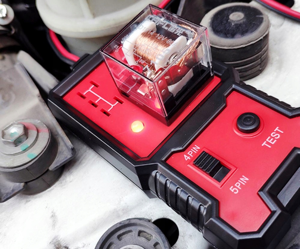 TESTER PRZEKAŹNIKÓW SAMOCHODOWYCH 4/5 PIN 12V