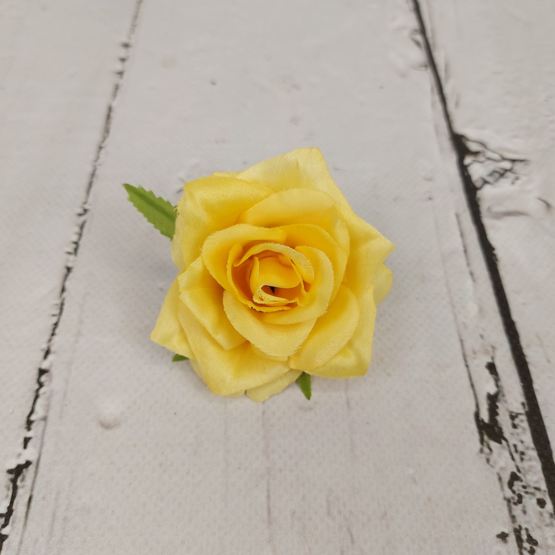 Róża wyrobowa scarlet żółta 24 szt