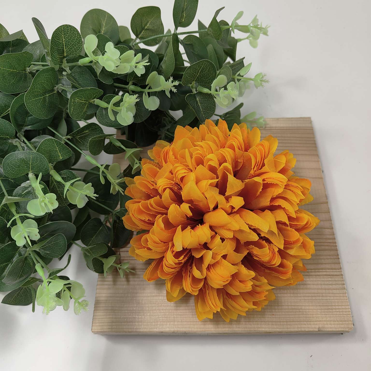 Chryzantema wyr. żółto pomarańczowa 6 szt