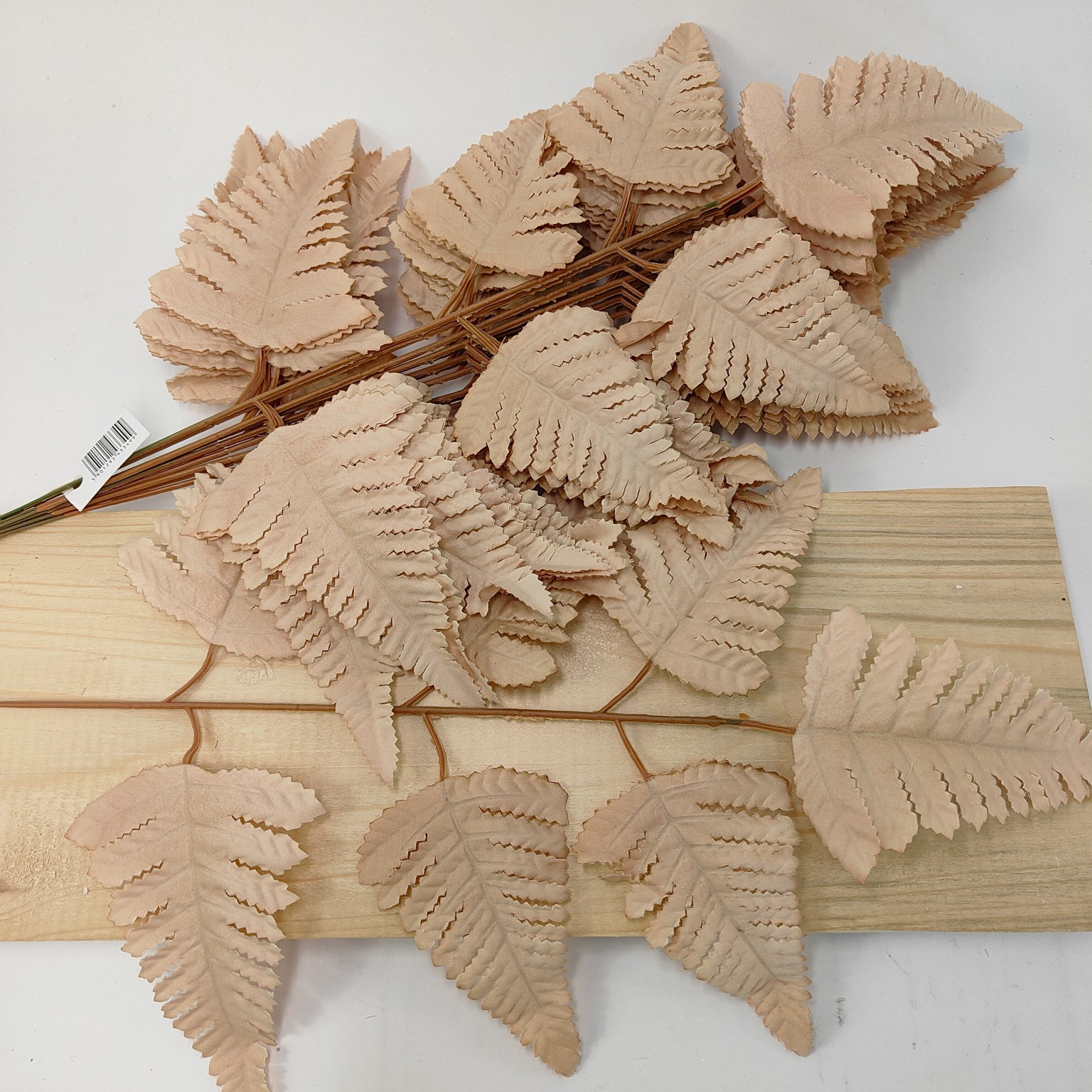 Liść paproci beżowy 12 szt