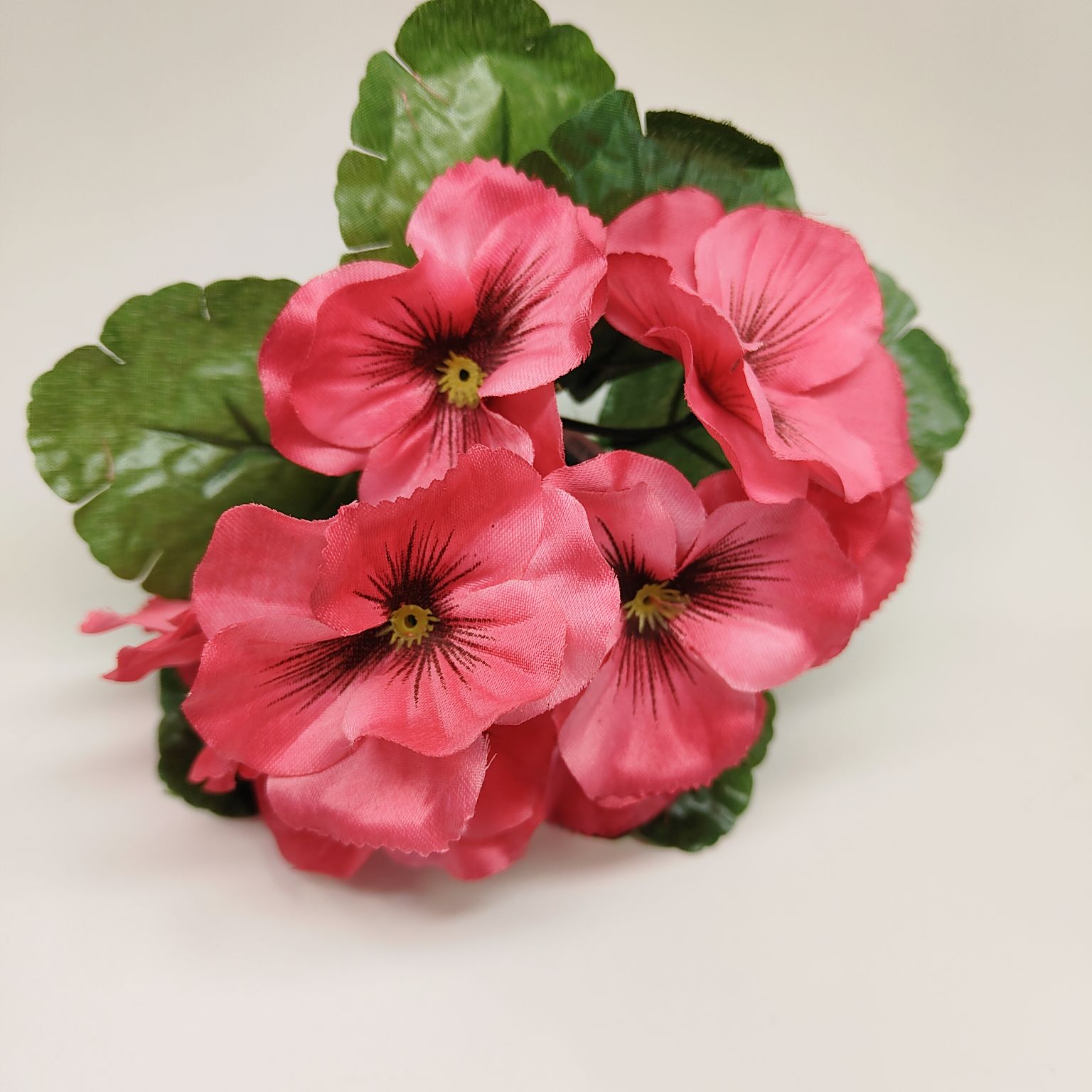 Bukieik bratek malinowy