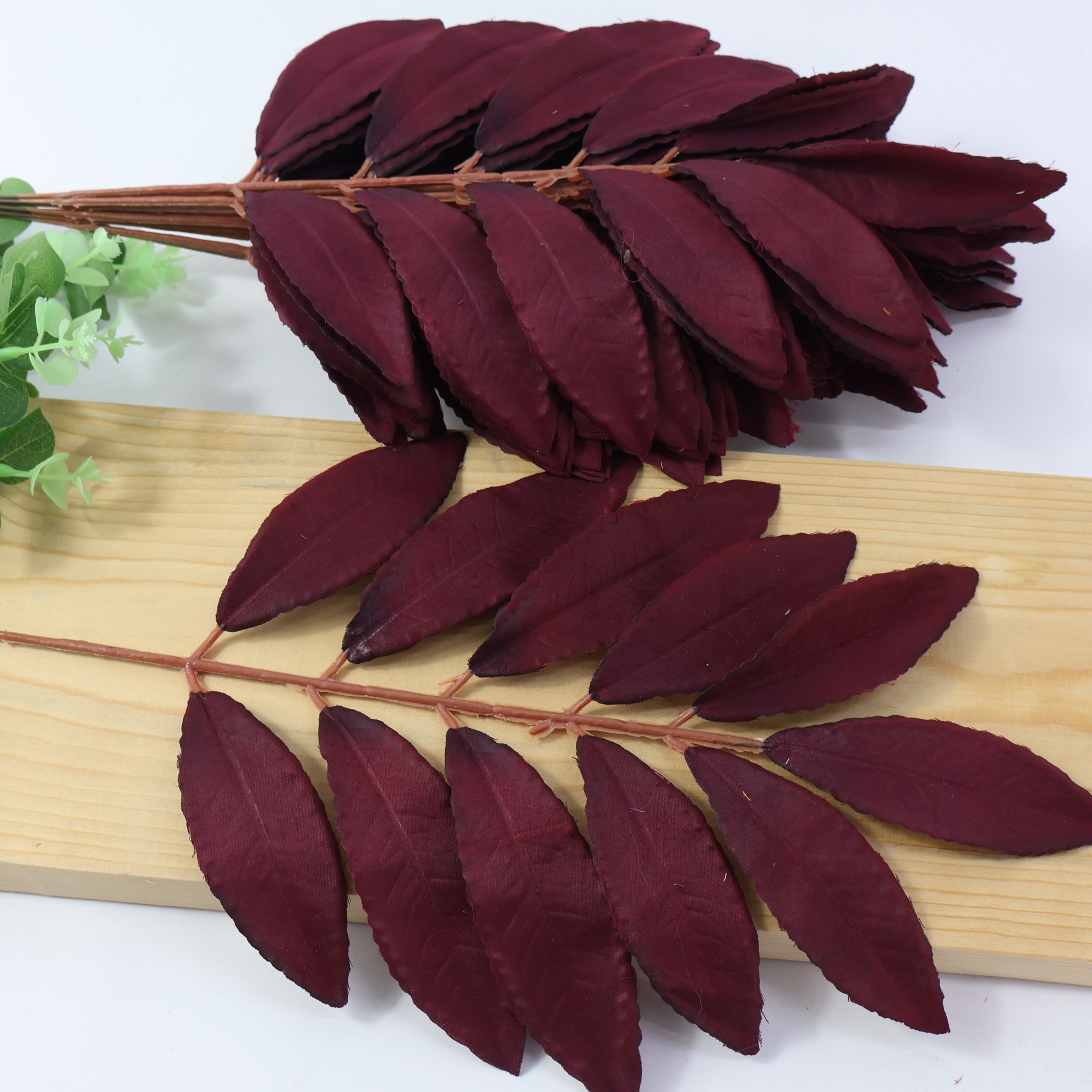 Liść laurowy bordowy 12 szt