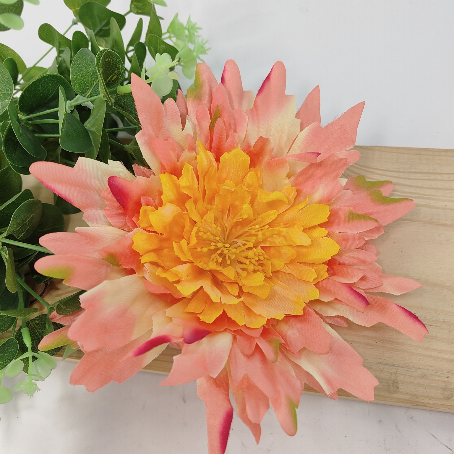 Duży kwiat wyrobowy różowy