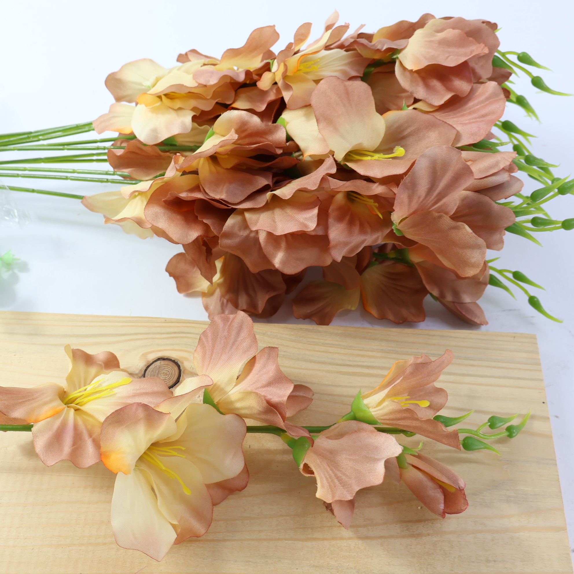 Mieczyk poj. jasny brąz 12 szt