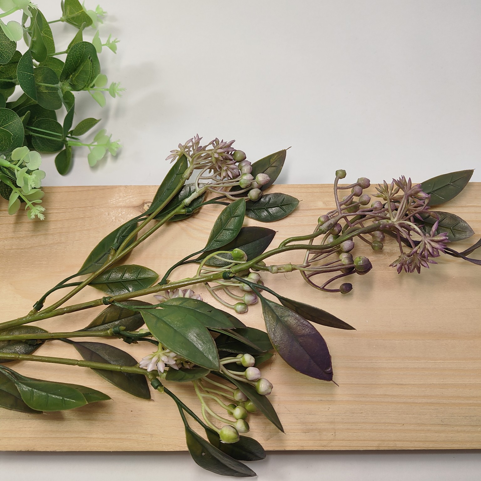 Dodatek gałązka gumowany fioletowy