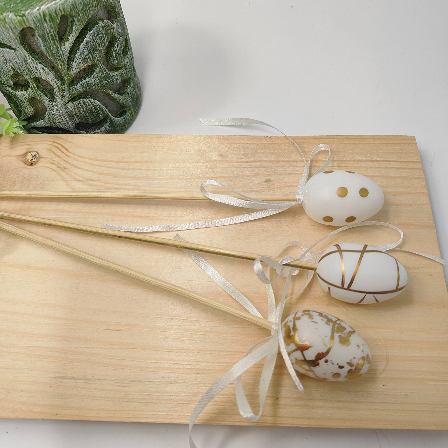 Jajka wielkanocne pik 12 szt biało złoty wzór