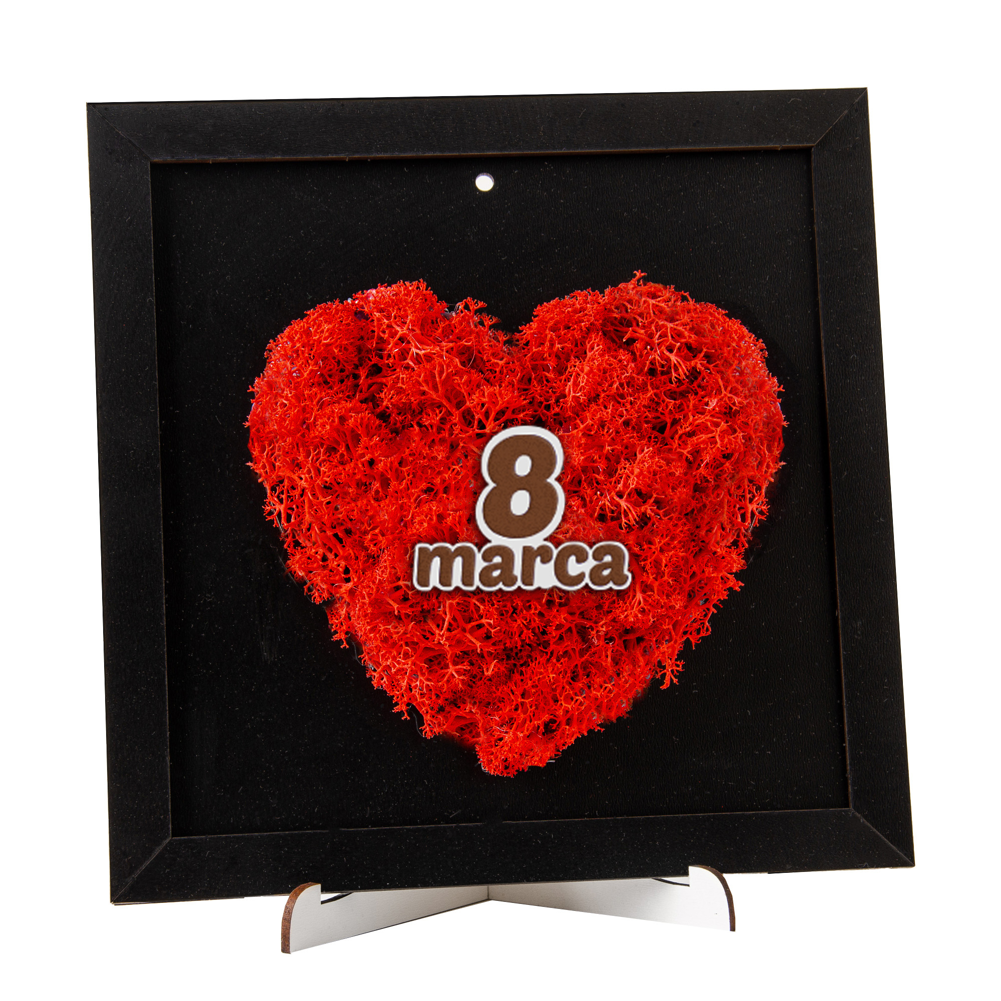 Prezent na Dzień Kobiet serce wykończone chrobotkiem w pudełku czerwone