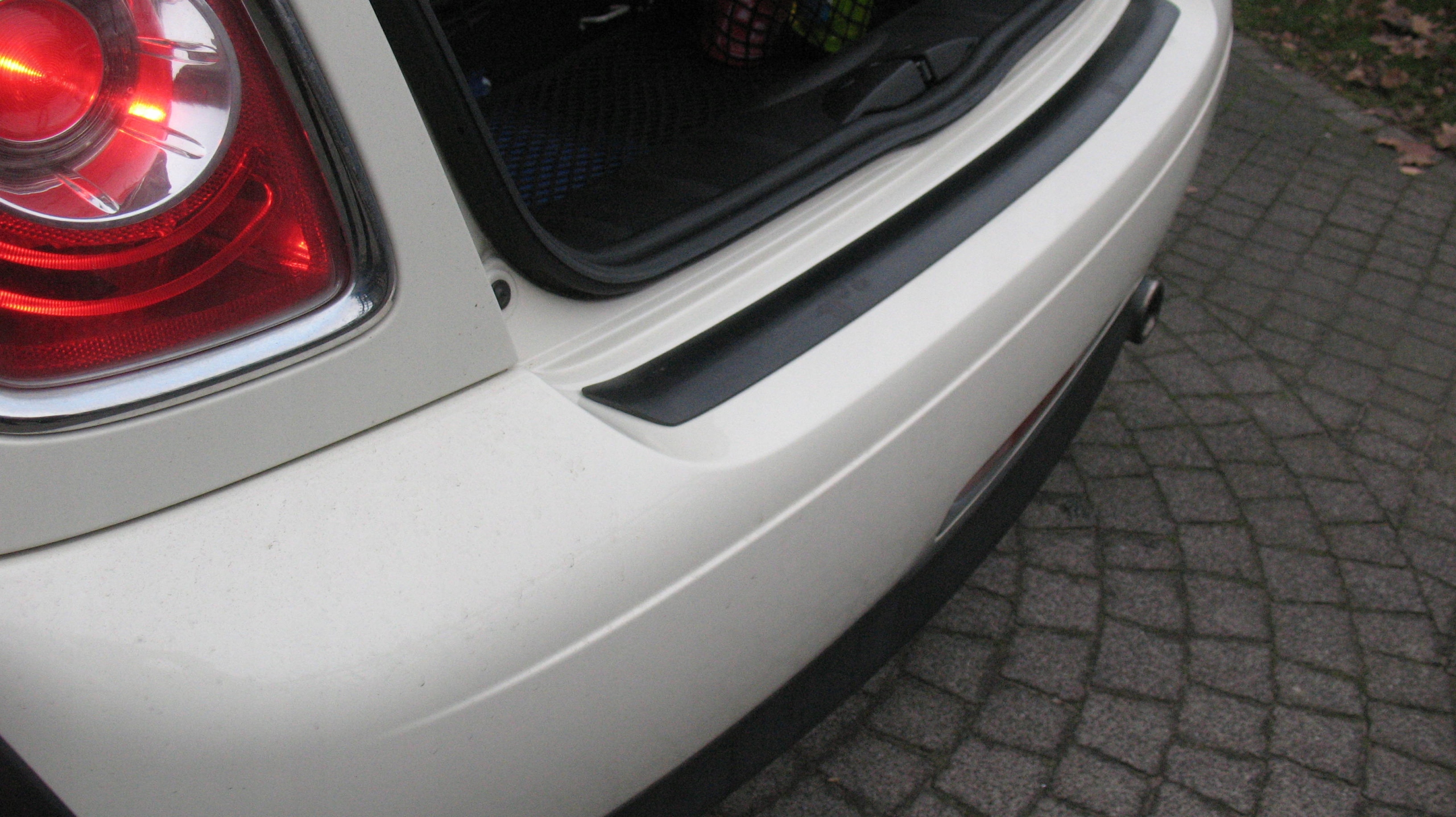 VW CADDY FL - Listwa Ochronna Czarna na Zderzak Tylny Tył Nakładka