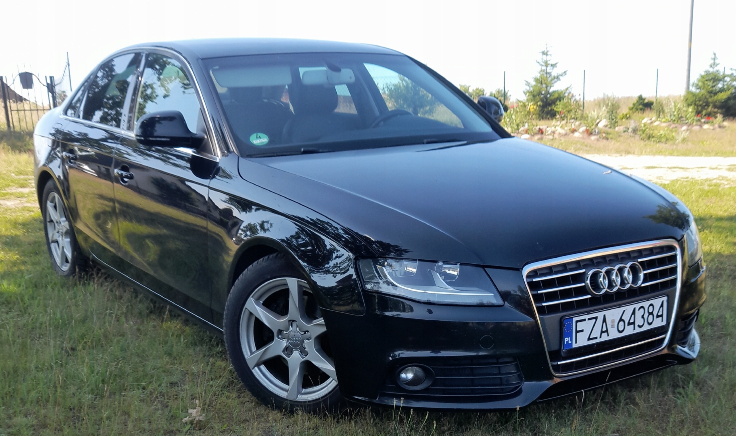 AUDI A4 B8, A5 - LISTWY chromowane na GRILL CHROM
