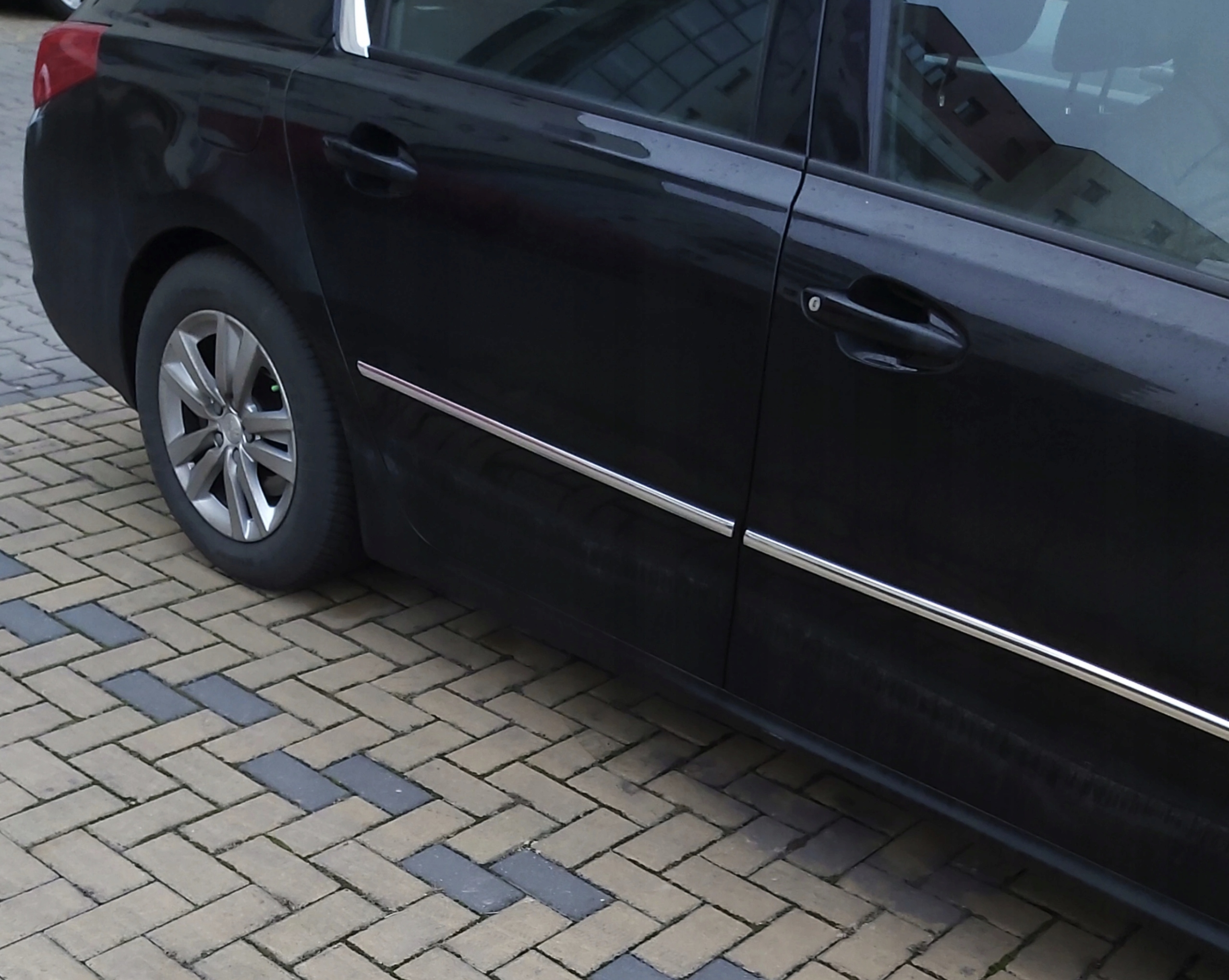 Lexus CT - Listwy CHROM Boczne Drzwi