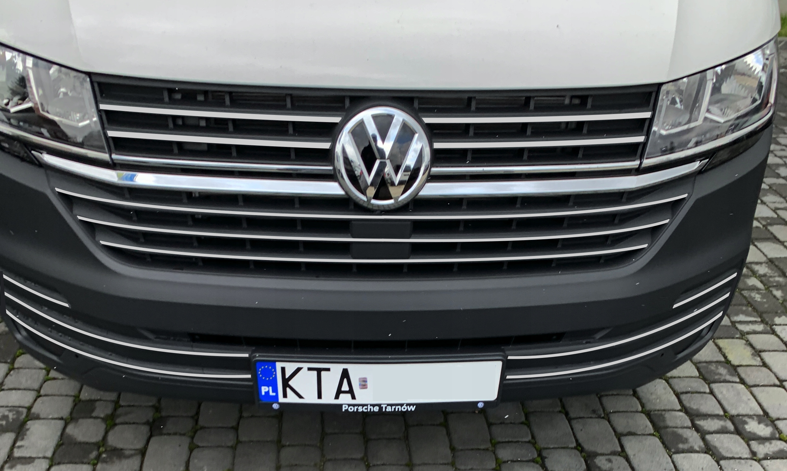VW T6 MULTIVAN - Listwy CHROM na Grill Atrapę
