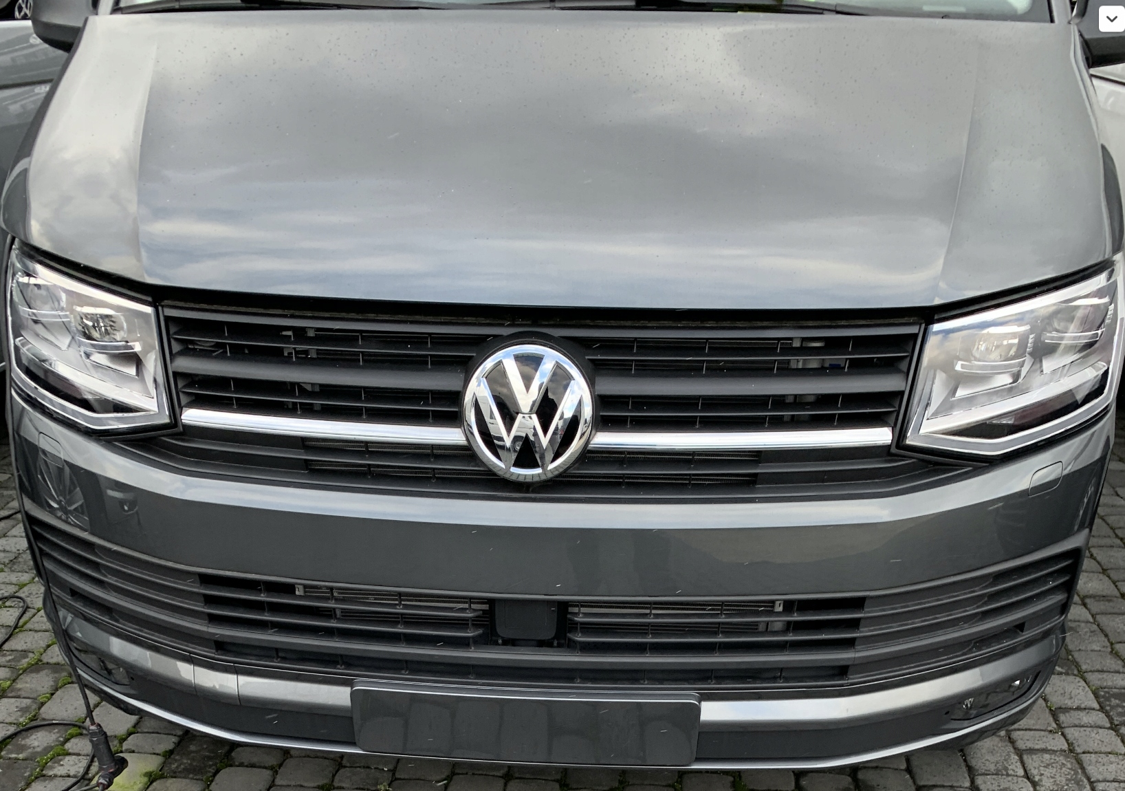 VW Multivan T6 - Listwy CHROM na Grill Atrapę