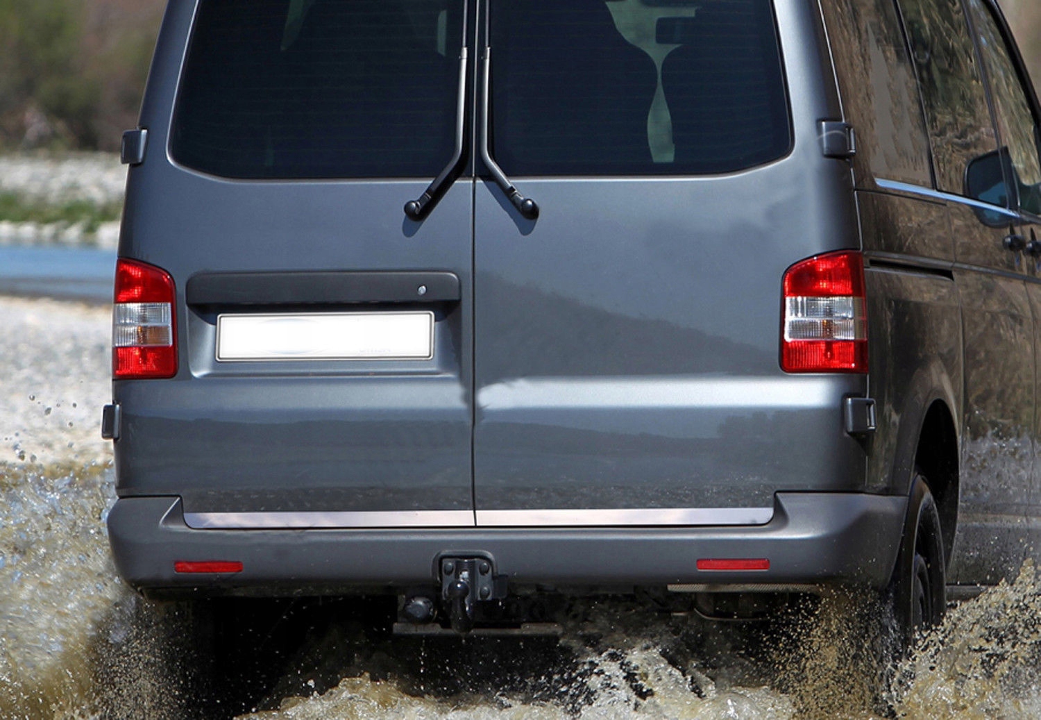 VW Transporter T6 - Listwy CHROM na Bagażnik Drzwi