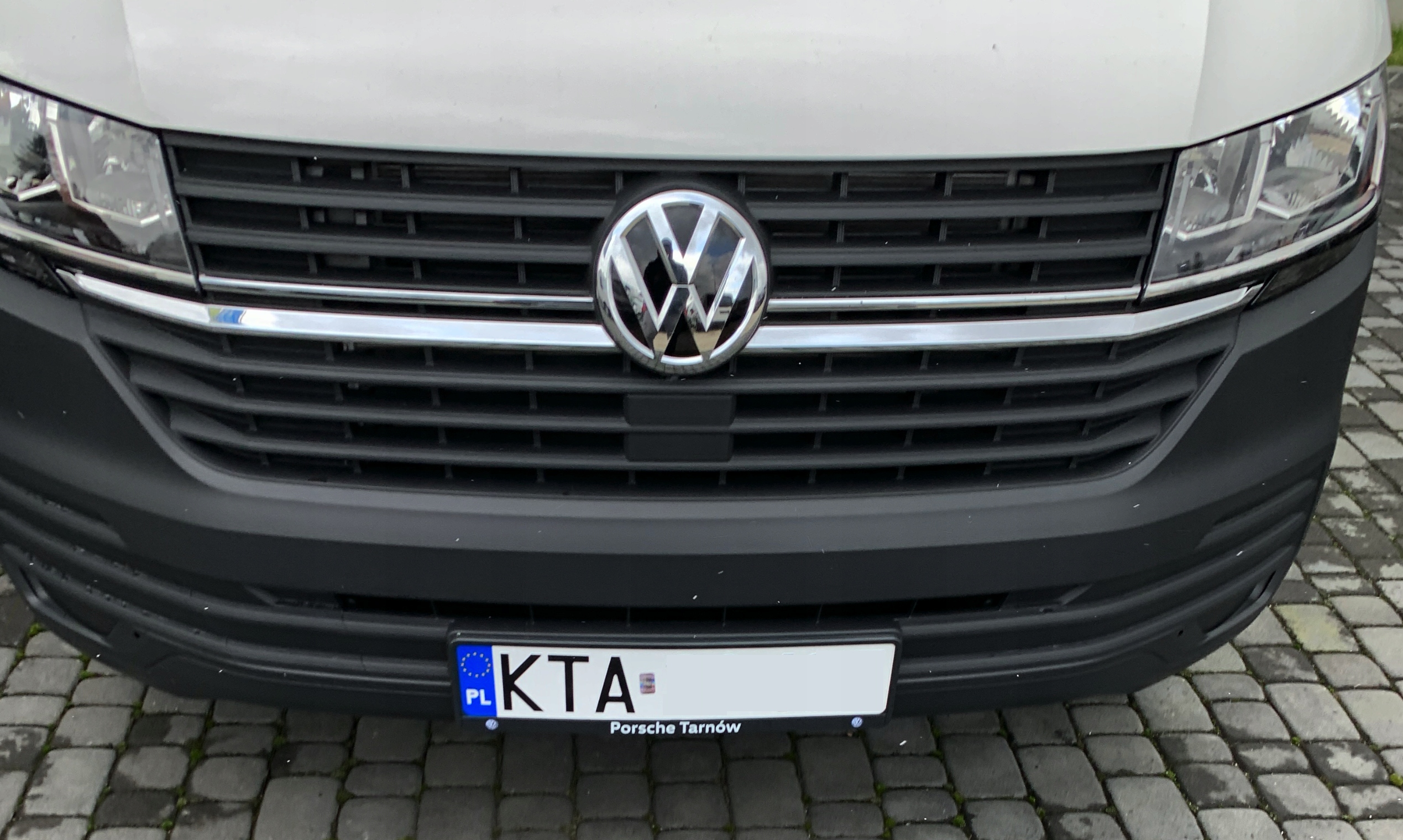 VW T6 Caravelle - Listwy CHROM na Grill Atrapę