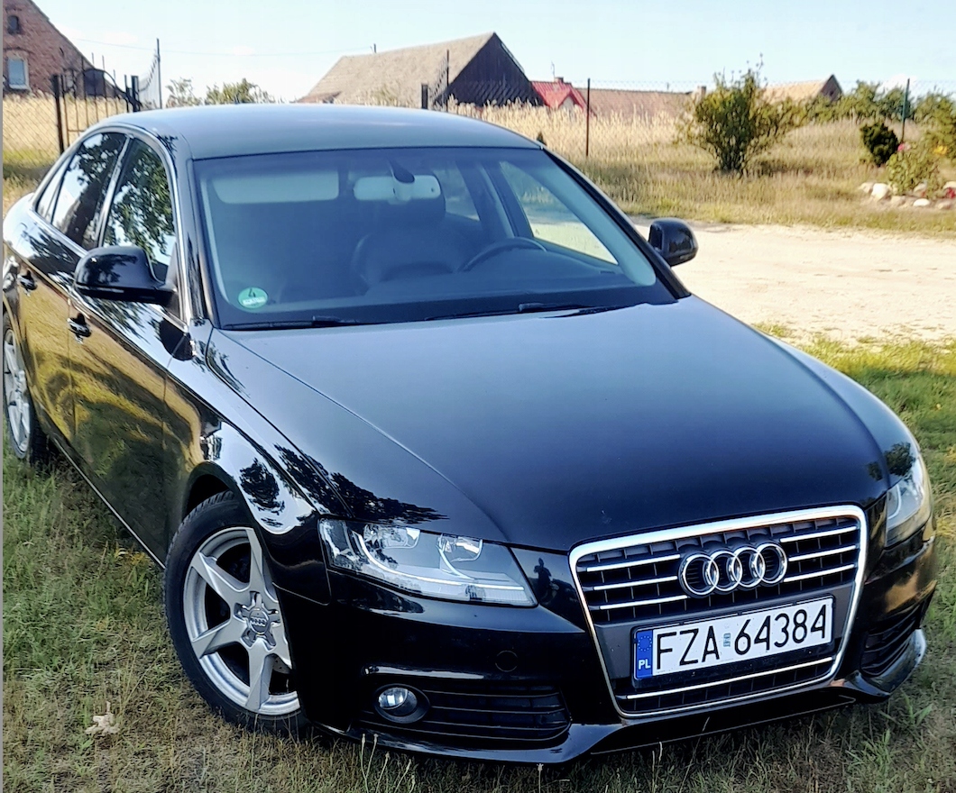 AUDI A4 B8, A5 - LISTWY chromowane na GRILL CHROM